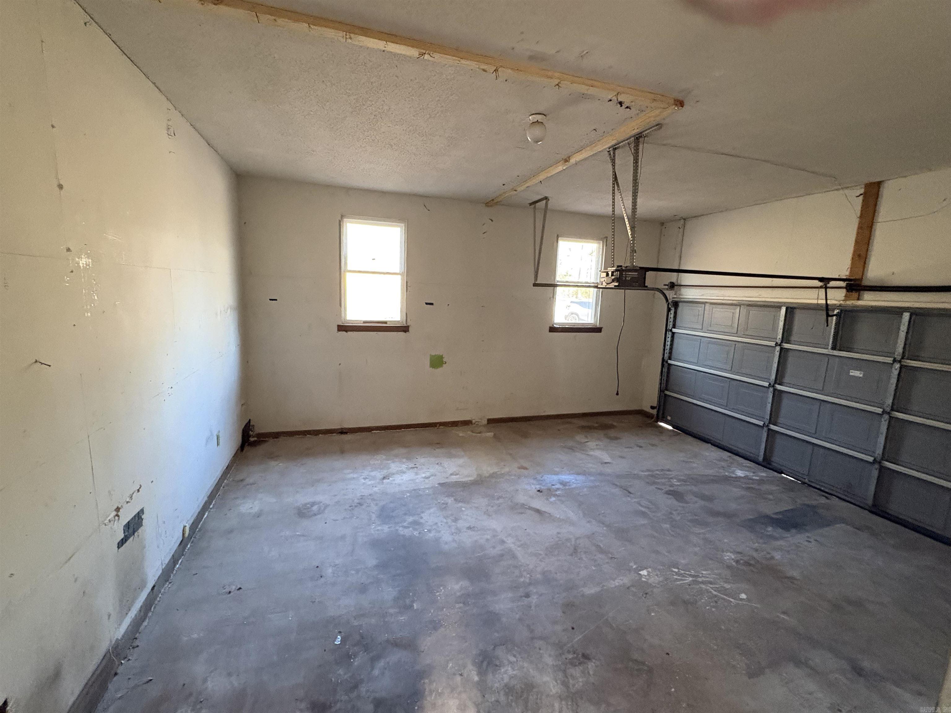 833 S Avilla Heights Alexander, AR 72002