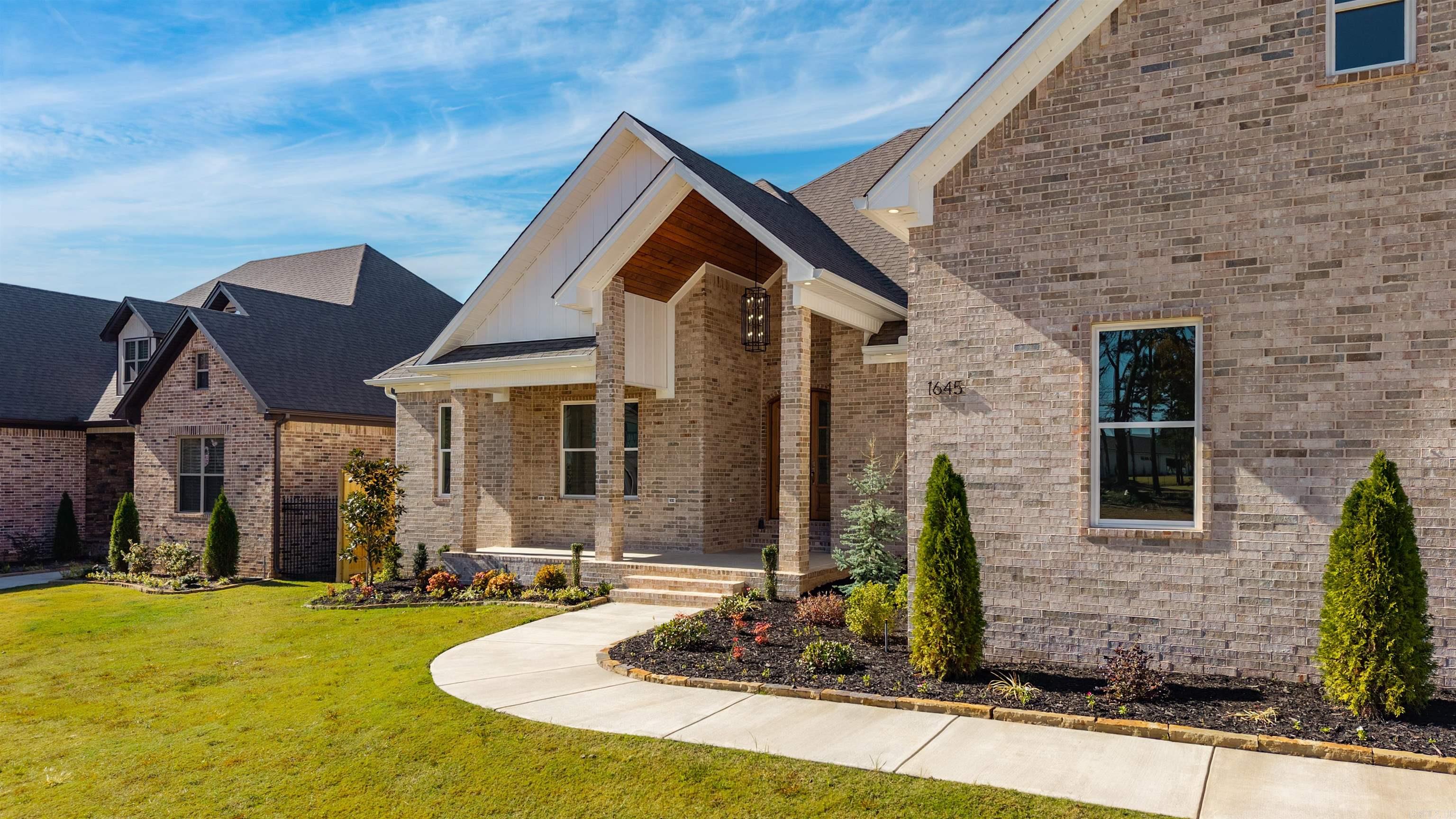 1645 Nantucket Conway, AR 72034