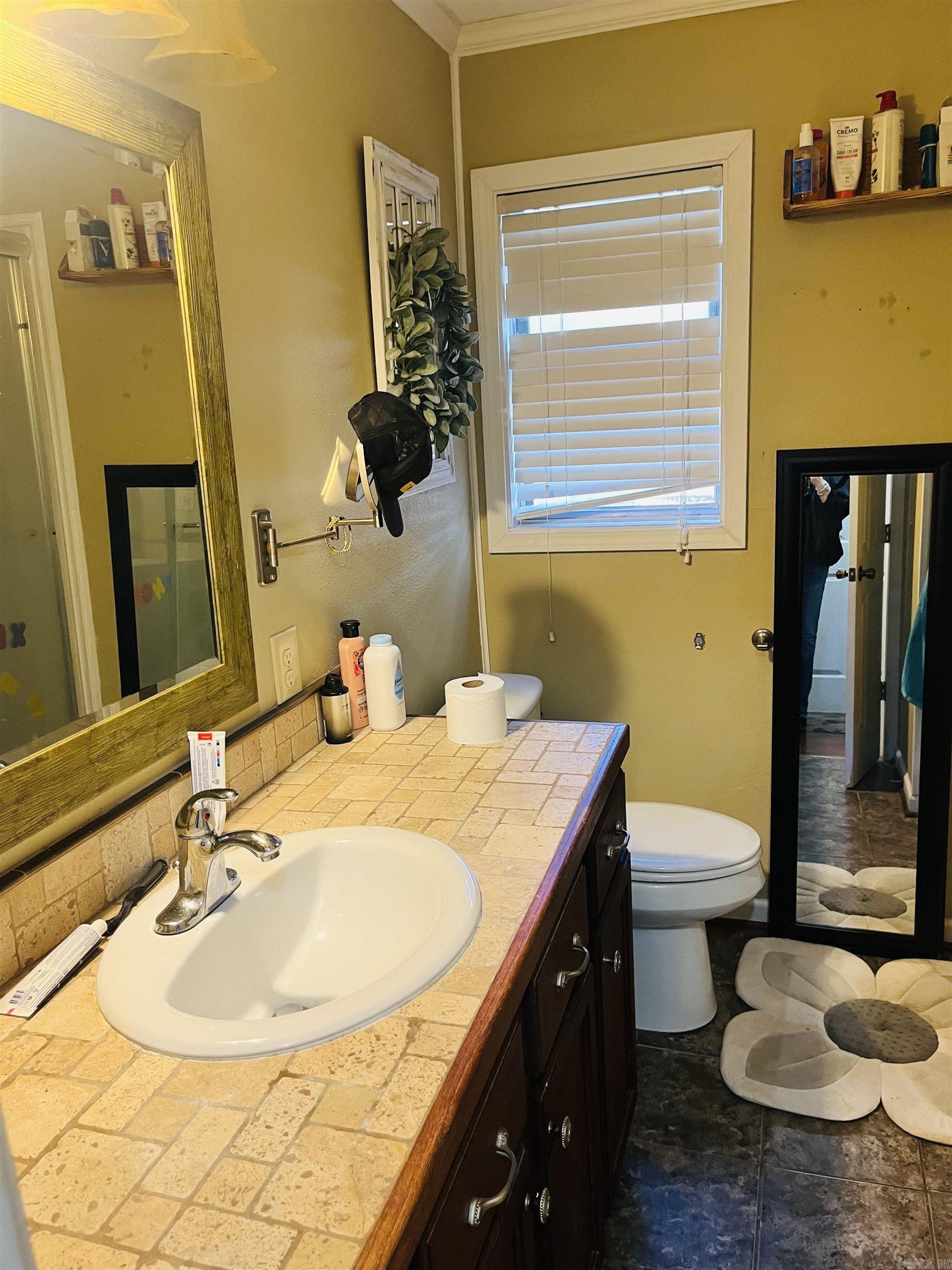 2215 S 425 Highway Monticello, AR 71655