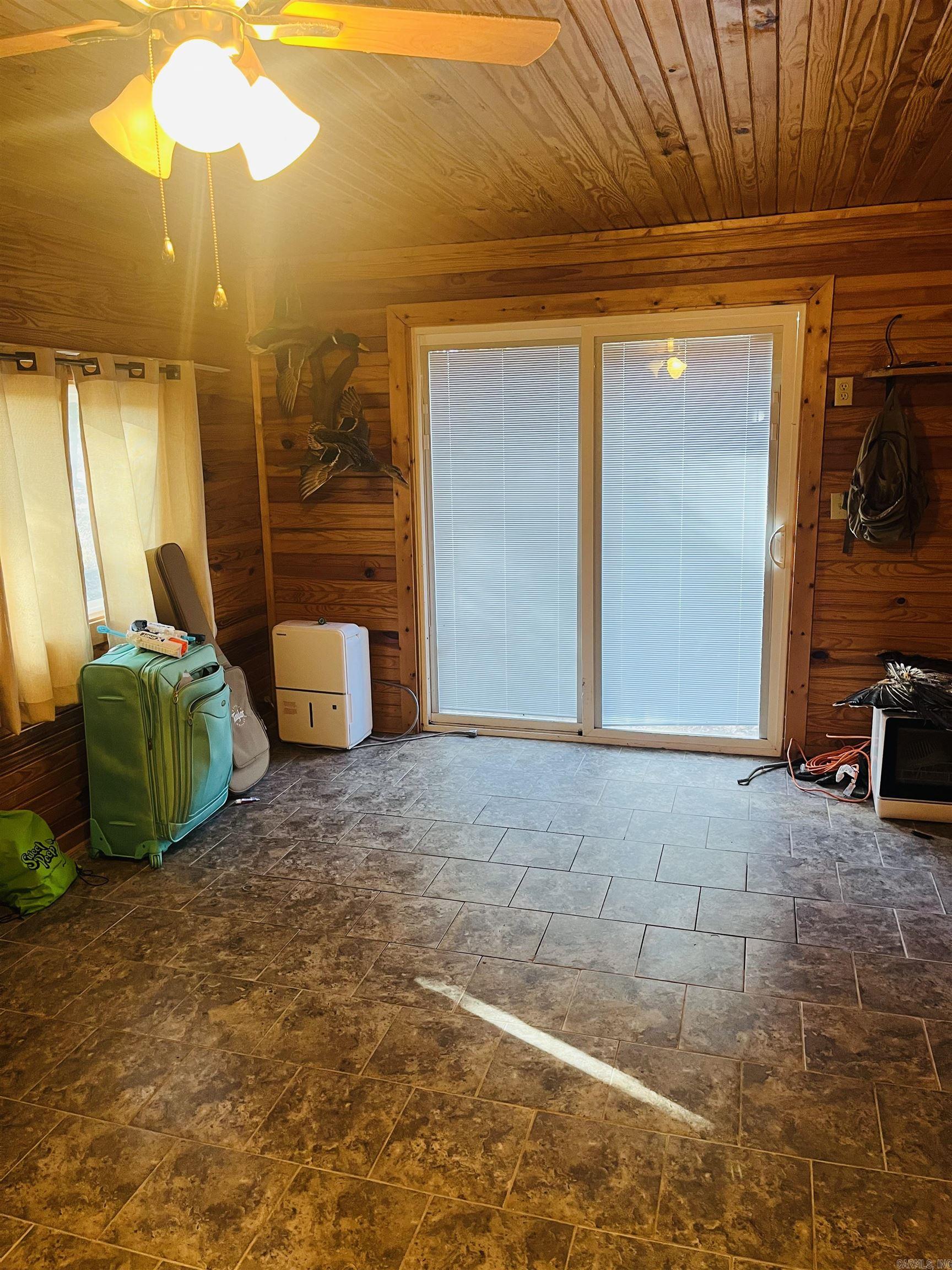 2215 S 425 Highway Monticello, AR 71655