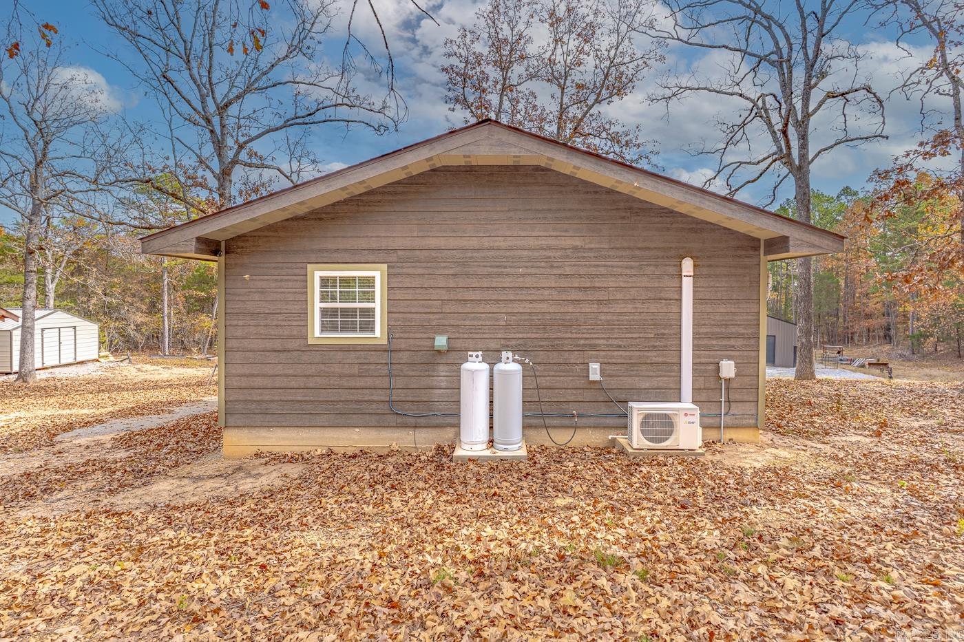 421 Tail Star Trl  Elizabeth, AR