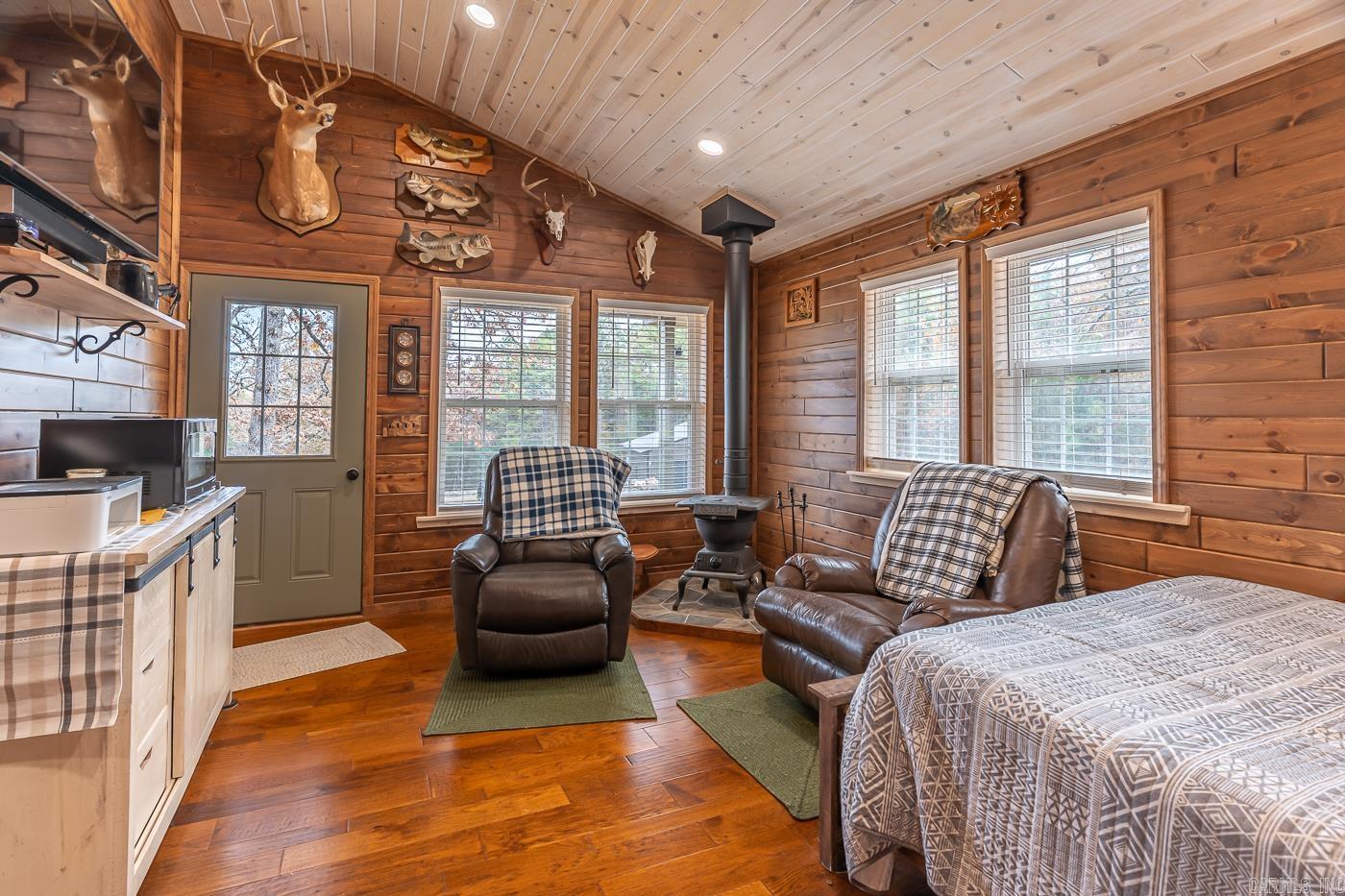 421 Tail Star Trl  Elizabeth, AR