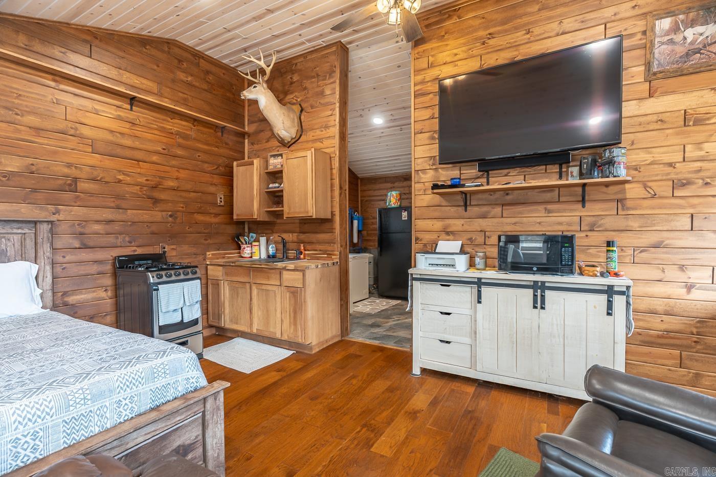 421 Tail Star Trl  Elizabeth, AR