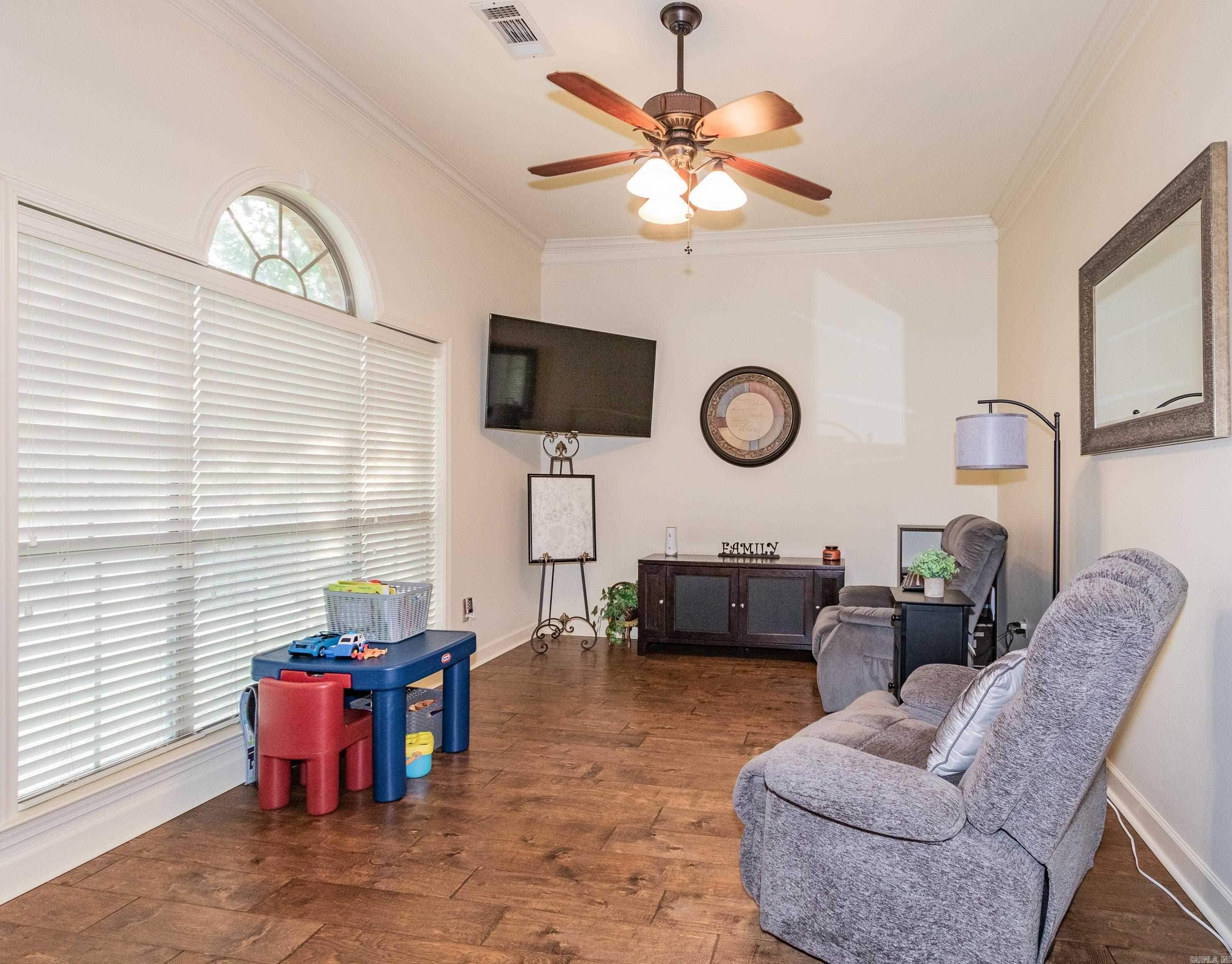 2820 Mossy Creek Drive Little Rock, AR 72211