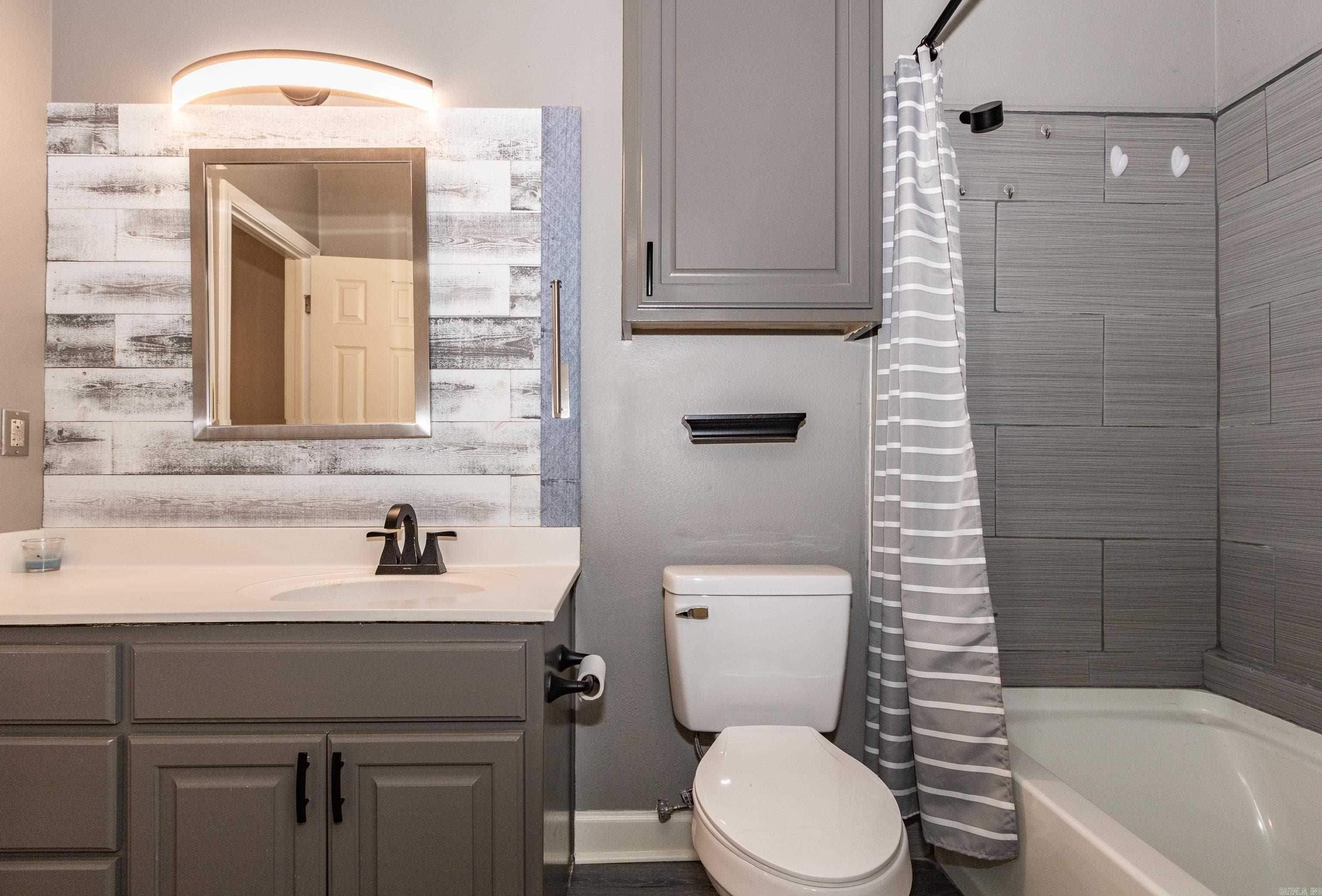 2820 Mossy Creek Drive Little Rock, AR 72211