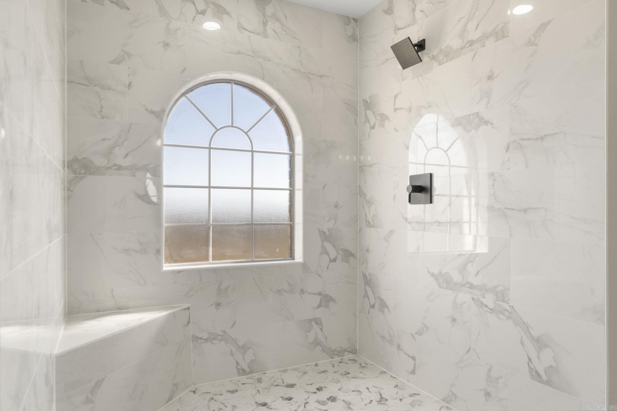 38 Windwood Loop Conway, AR 72034