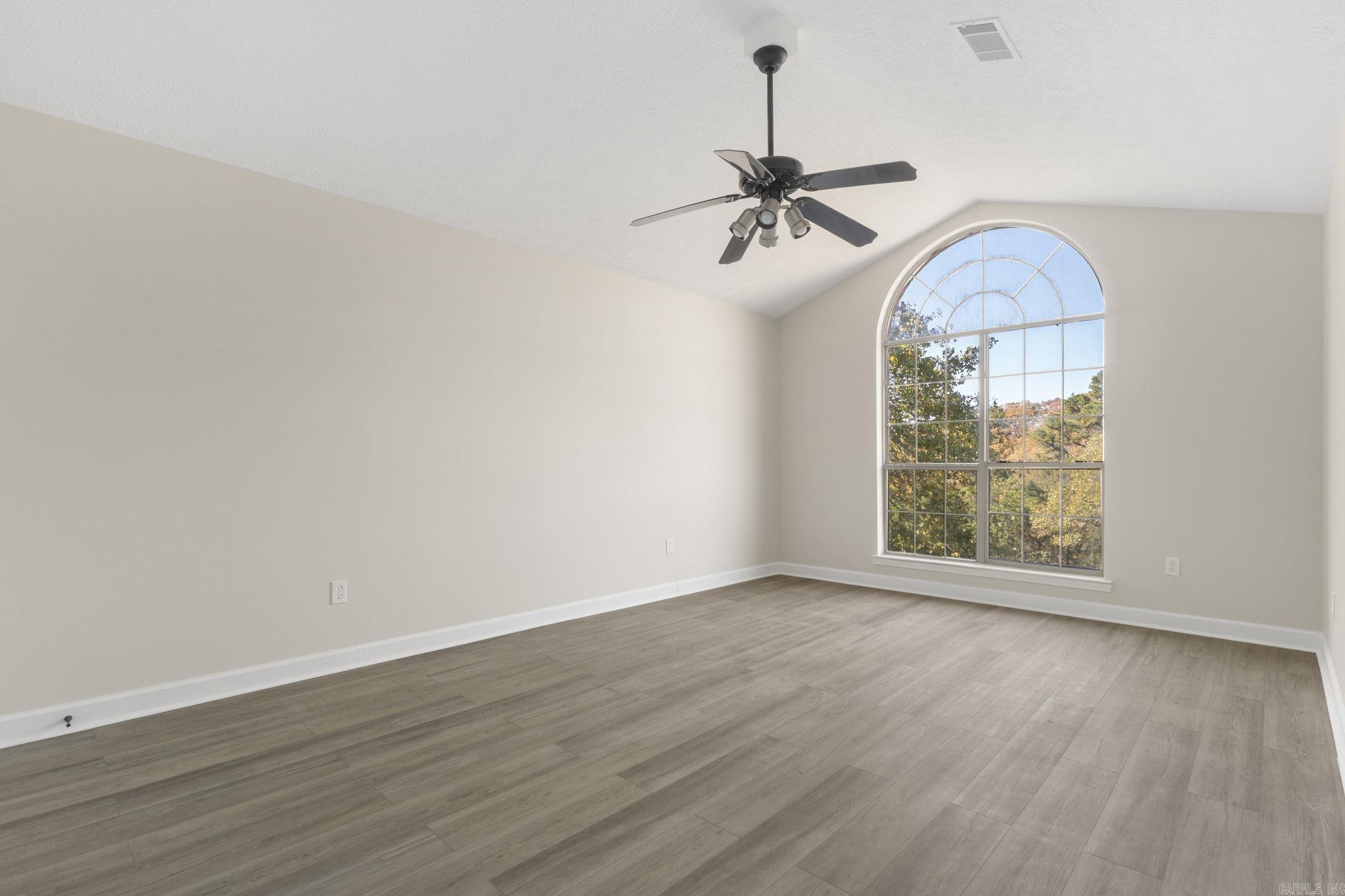 38 Windwood Loop Conway, AR 72034