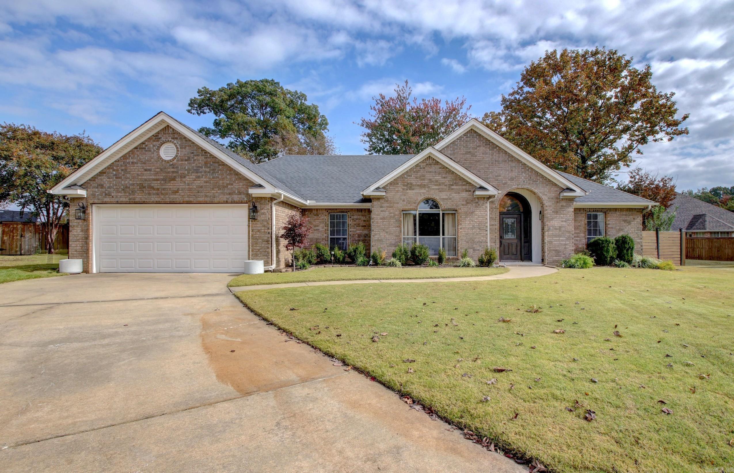 223 Chantilly Circle  Maumelle, AR
