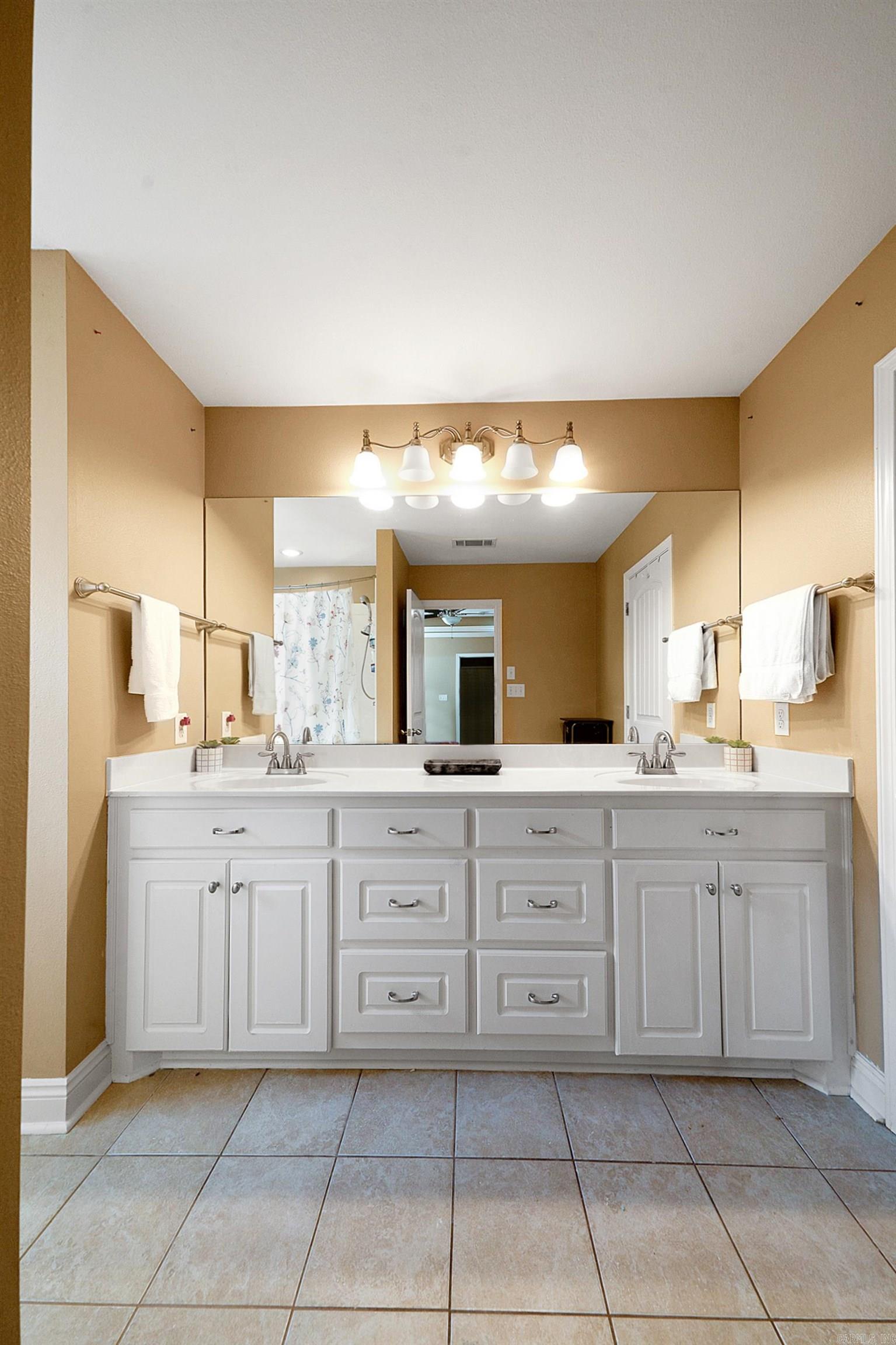 5609 Aviator Dr Jacksonville, AR 72076