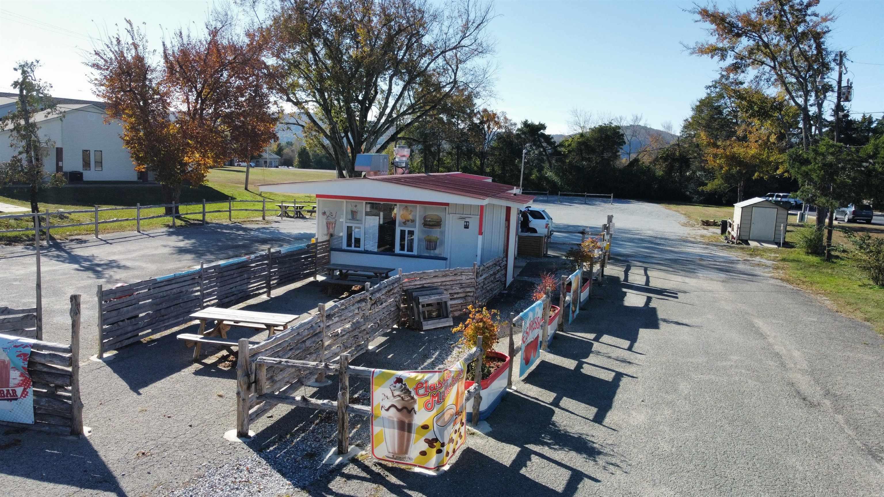 1809 E Main Street  Mountain View, AR