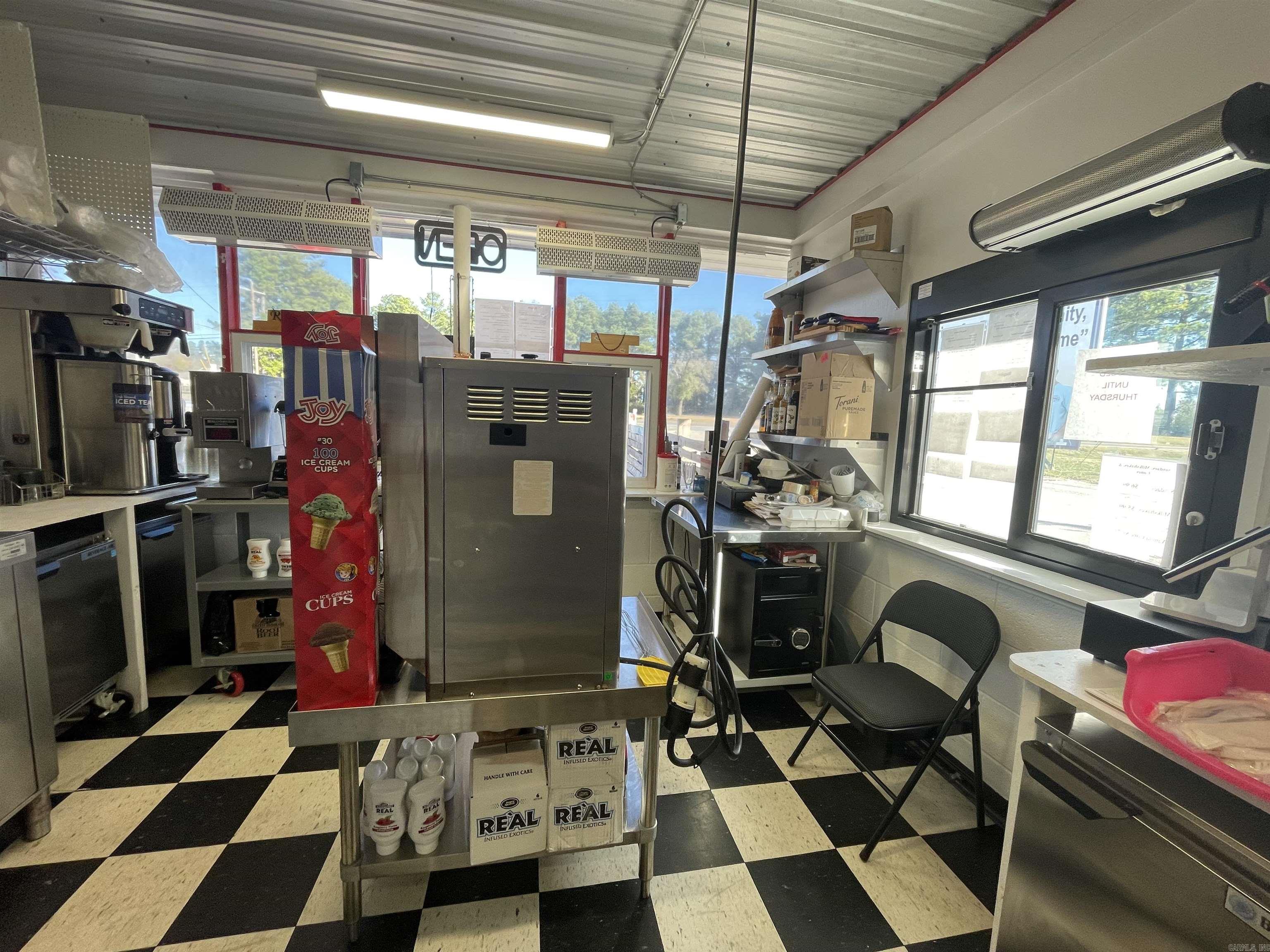 1809 E Main Street  Mountain View, AR