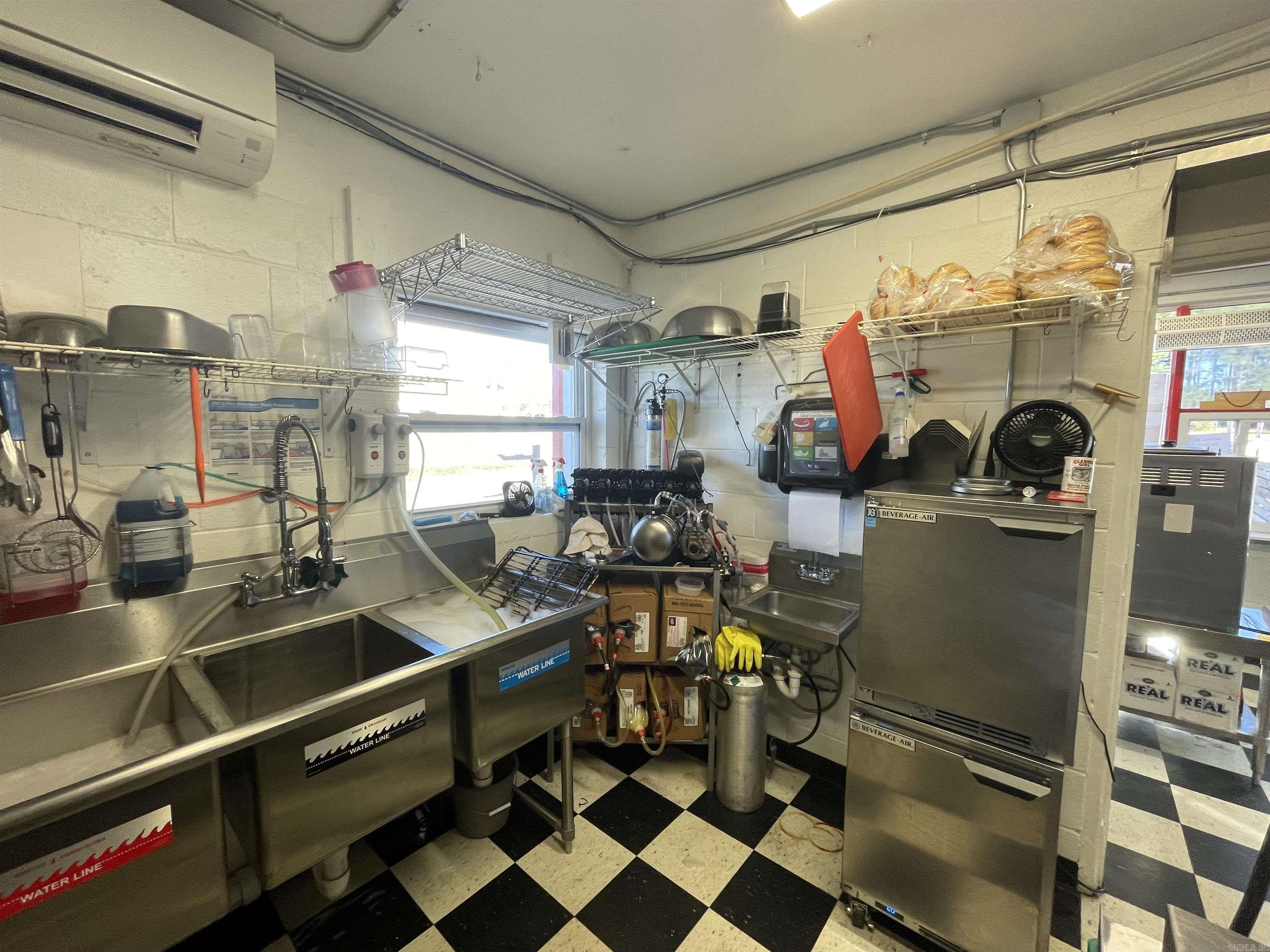 1809 E Main Street  Mountain View, AR