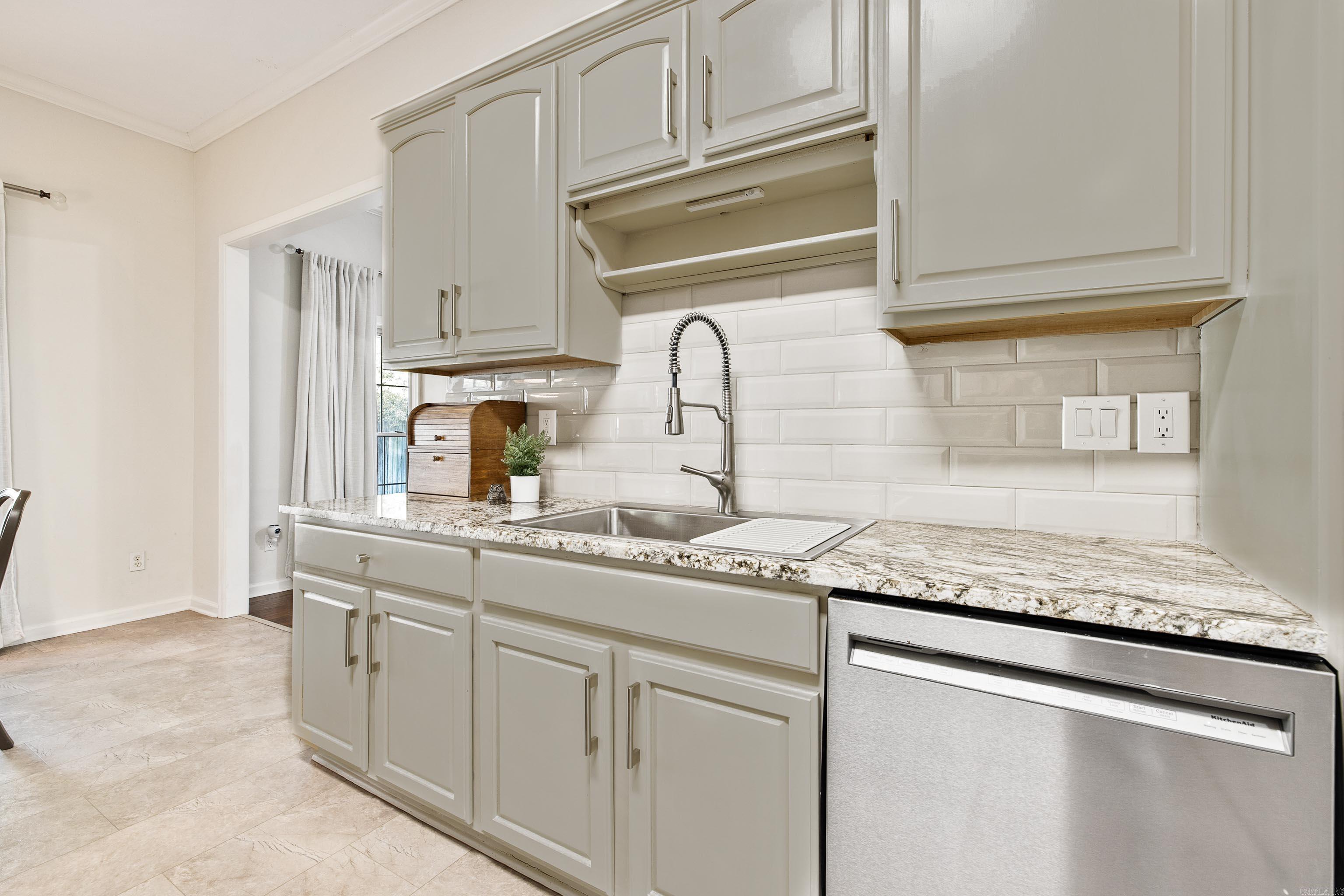 6121 Westminster Benton, AR 72019