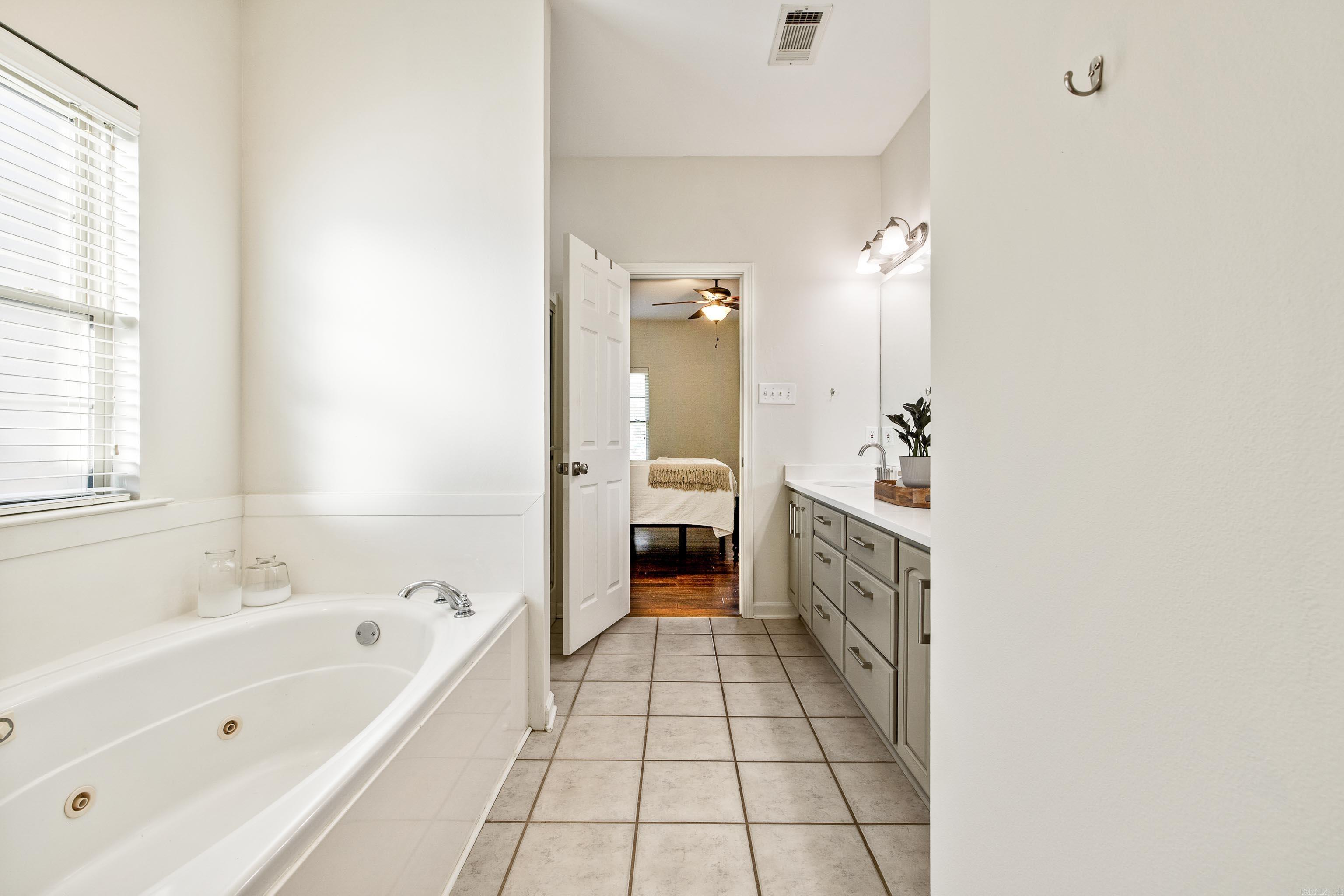 6121 Westminster Benton, AR 72019