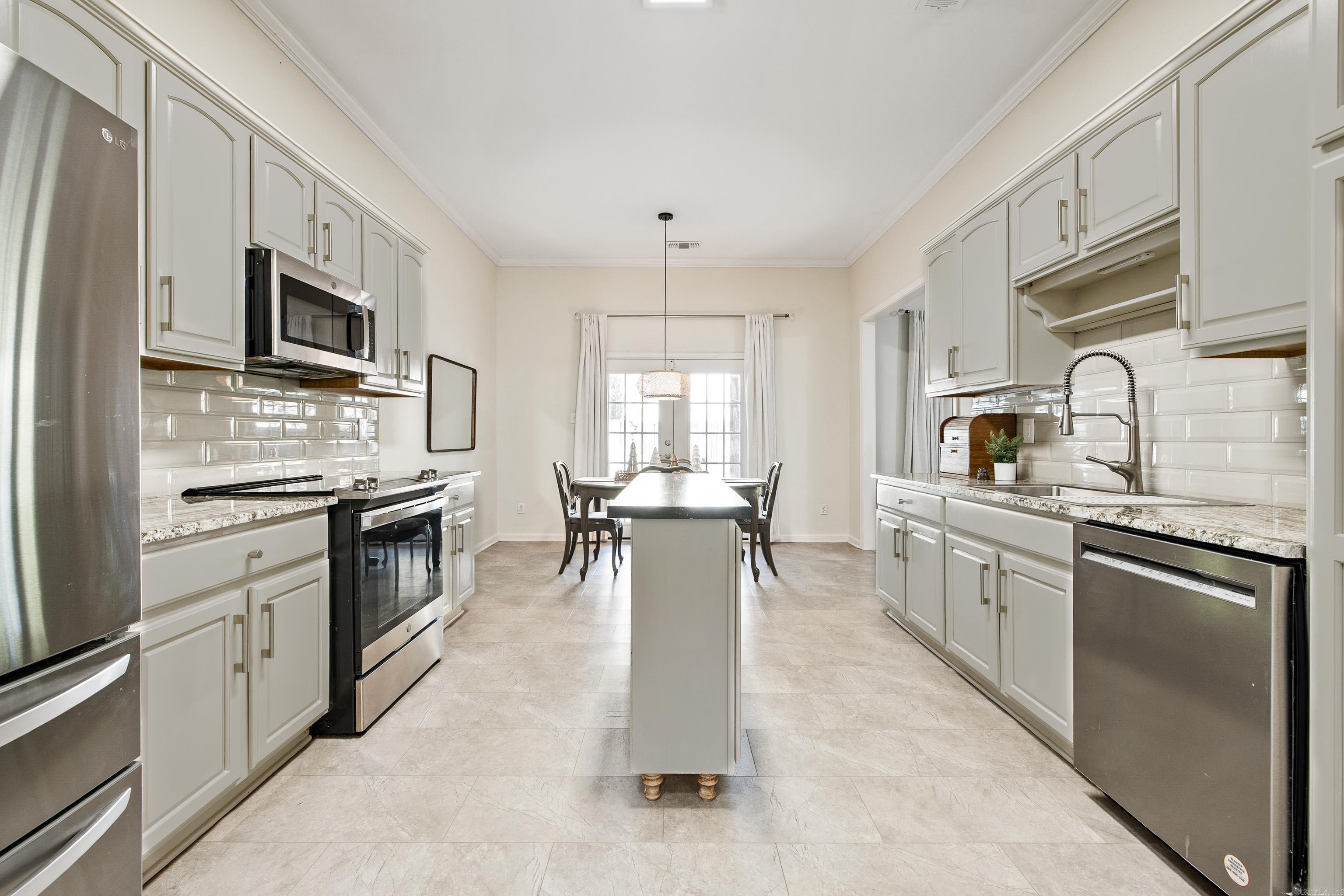 6121 Westminster Benton, AR 72019