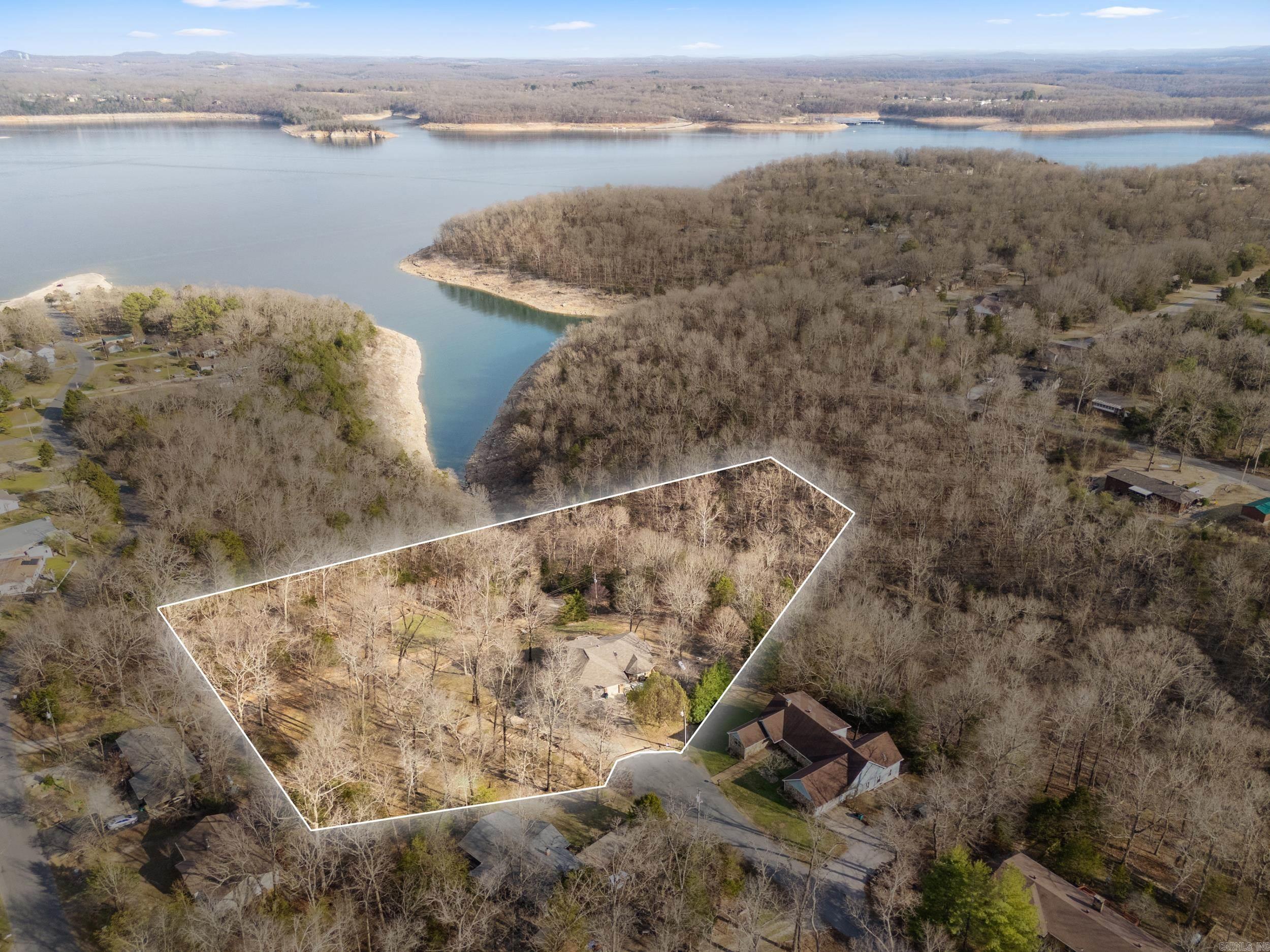 127 Concord Place Bull Shoals, AR 72619