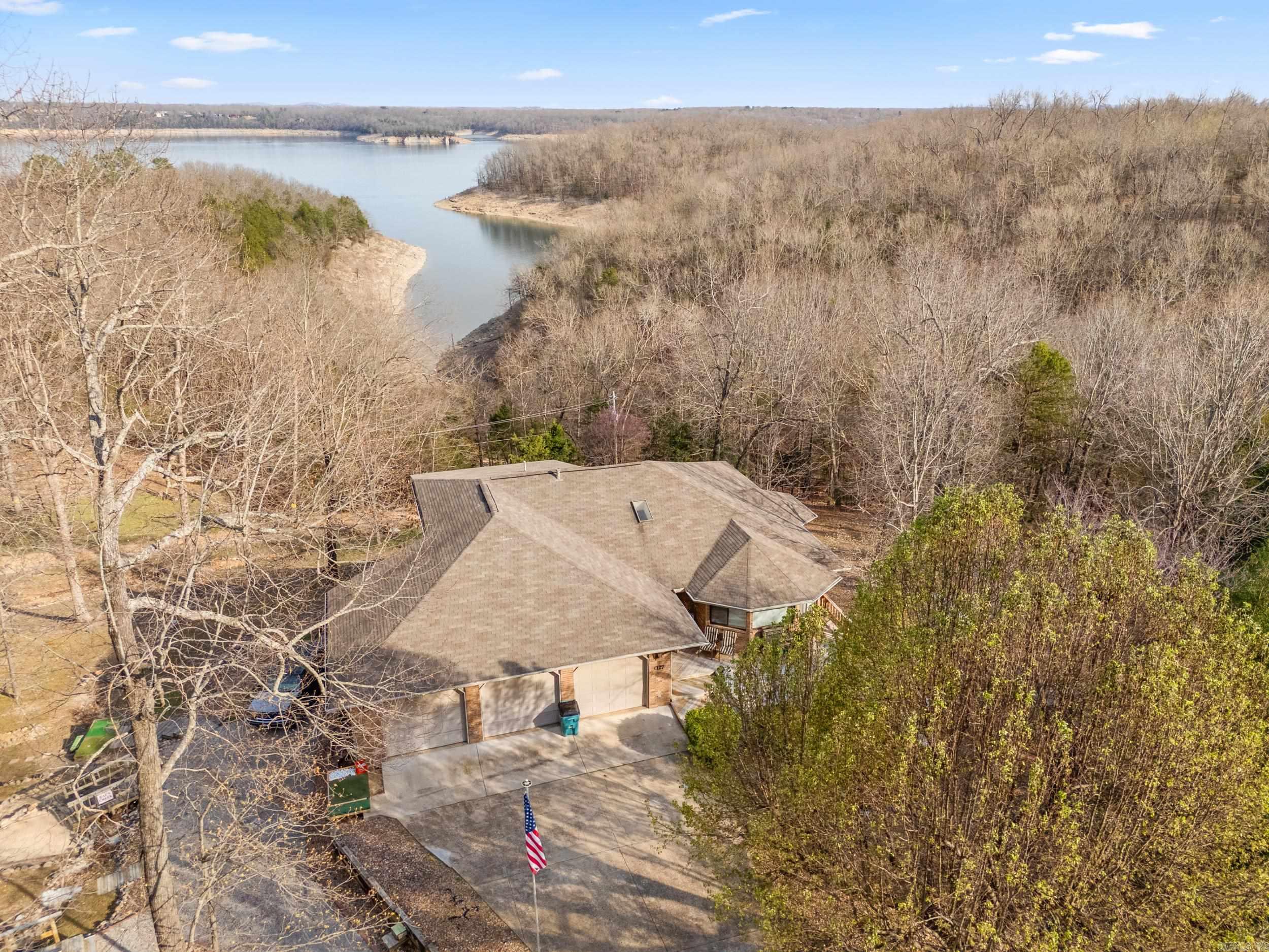 127 Concord Place Bull Shoals, AR 72619