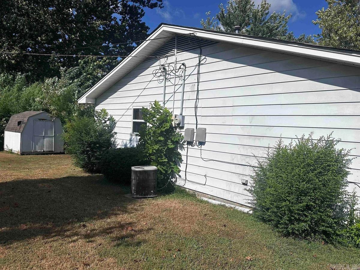 2103 Tyler Street Conway, AR 72034