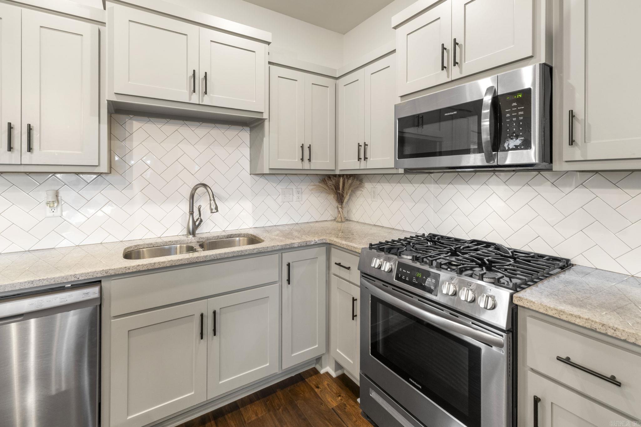 18715 Lochridge Drive Little Rock, AR 72210