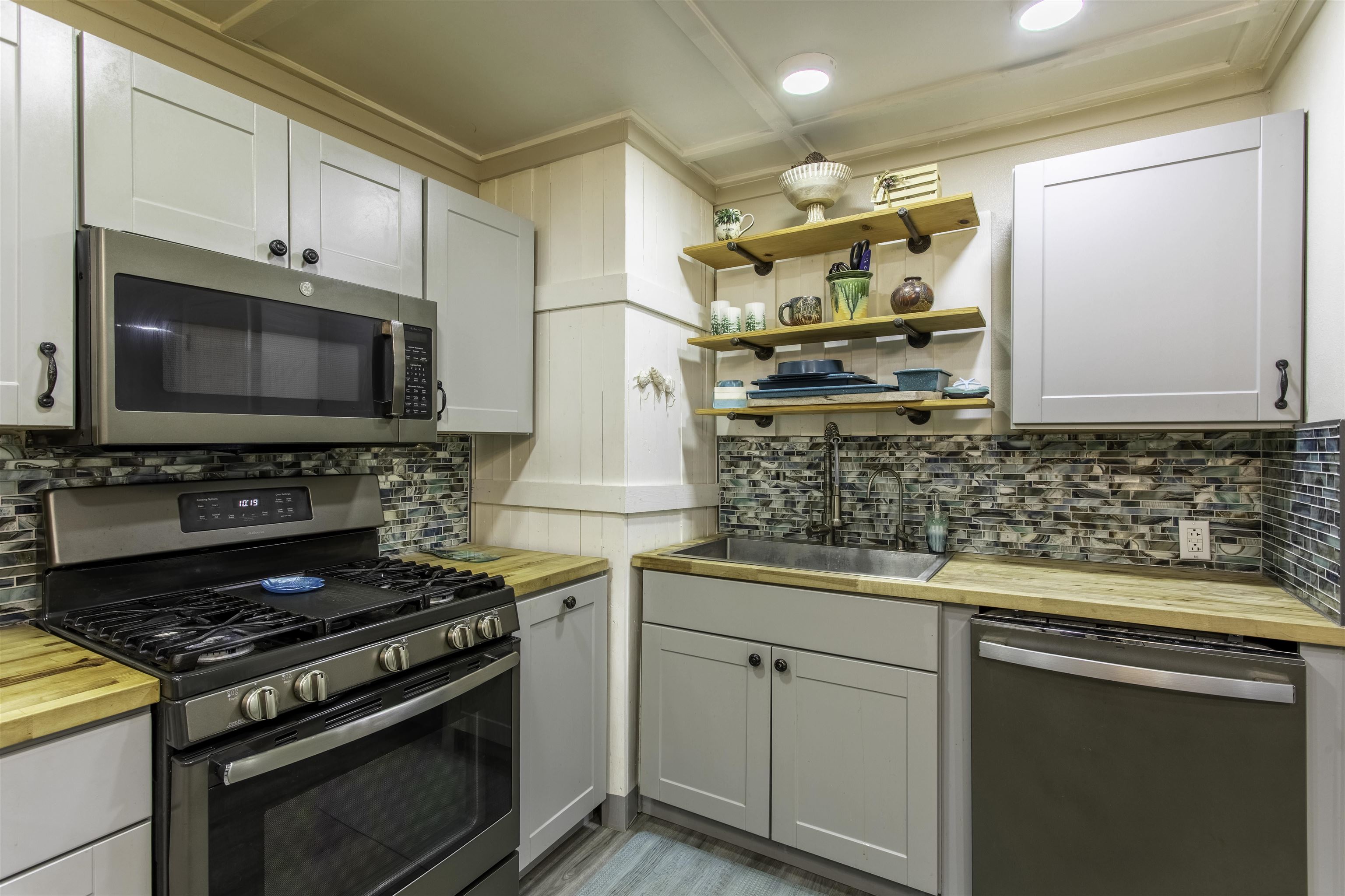 25 Bobo Drive Hardy, AR 72542