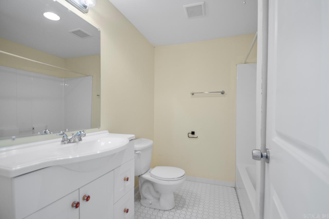 100 Colonial Court Little Rock, AR 72205