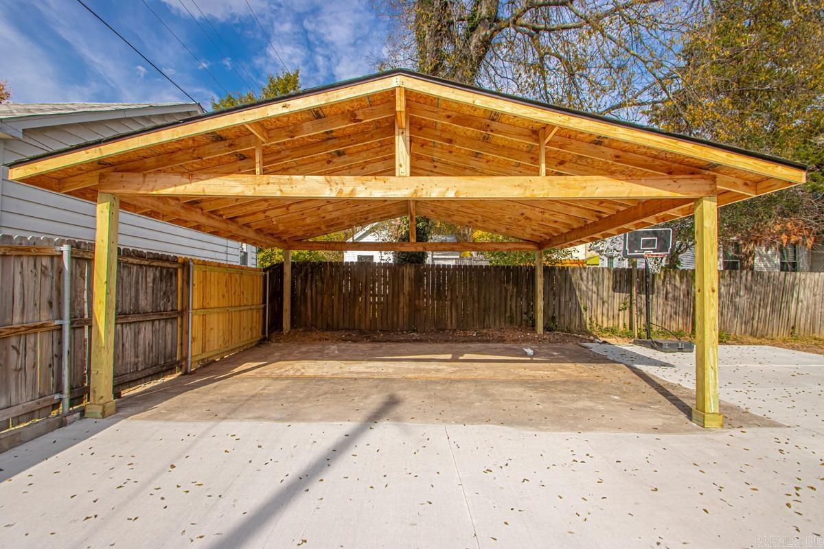 100 Colonial Court Little Rock, AR 72205