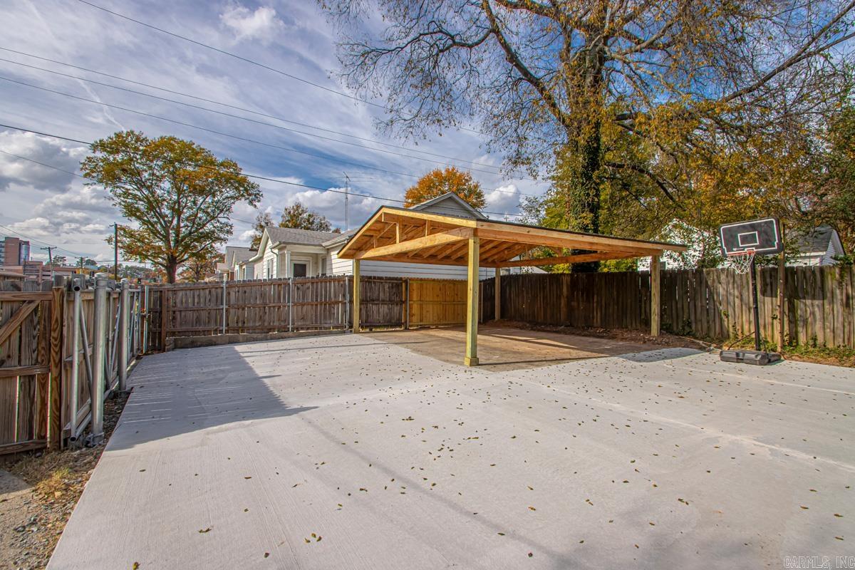 100 Colonial Court Little Rock, AR 72205