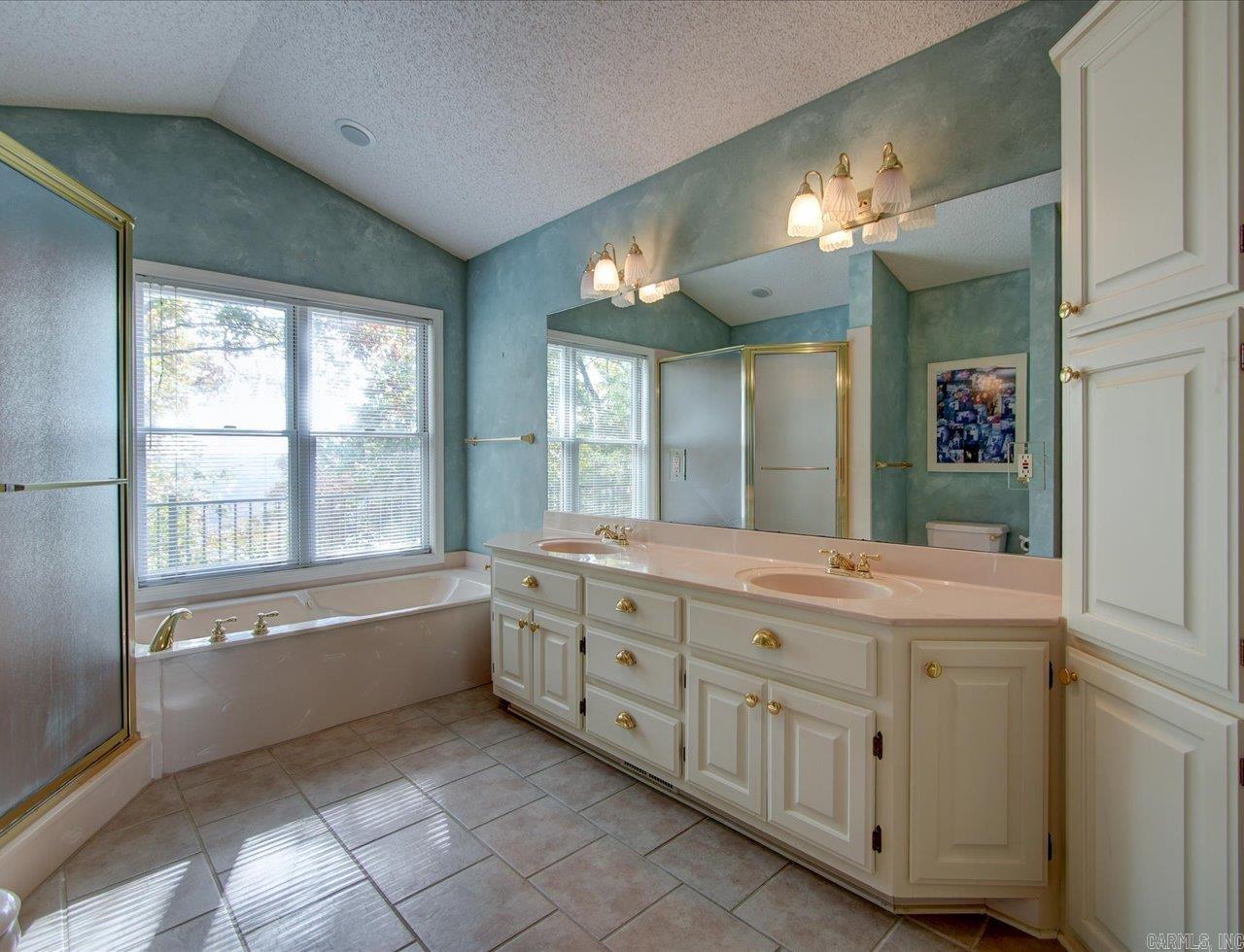 9 Sur Lane Hot Springs Village, AR 71909