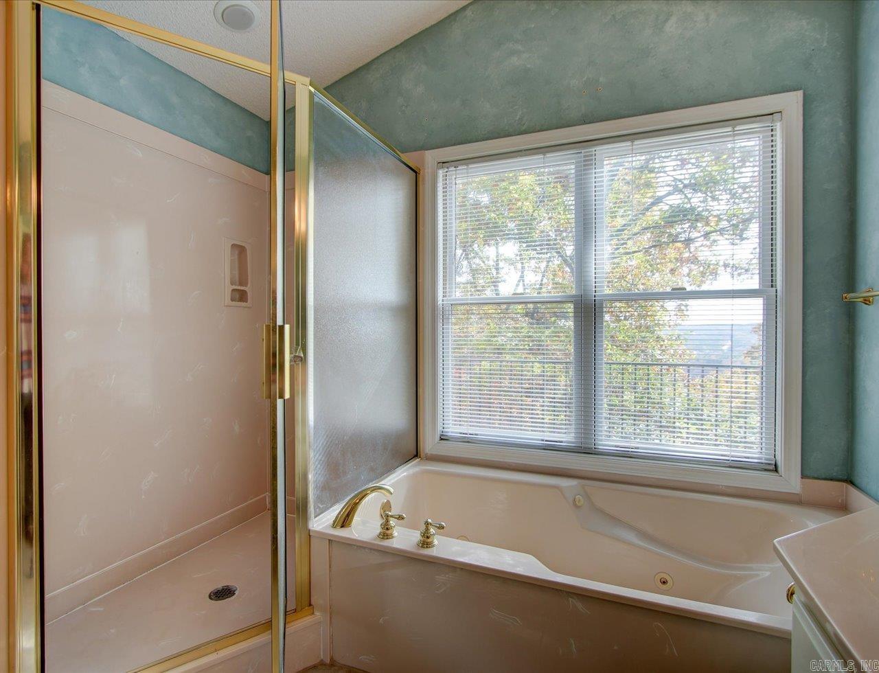 9 Sur Lane Hot Springs Village, AR 71909