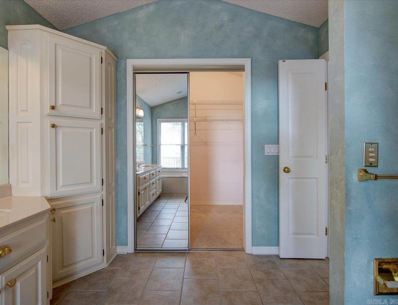 9 Sur Lane Hot Springs Village, AR 71909