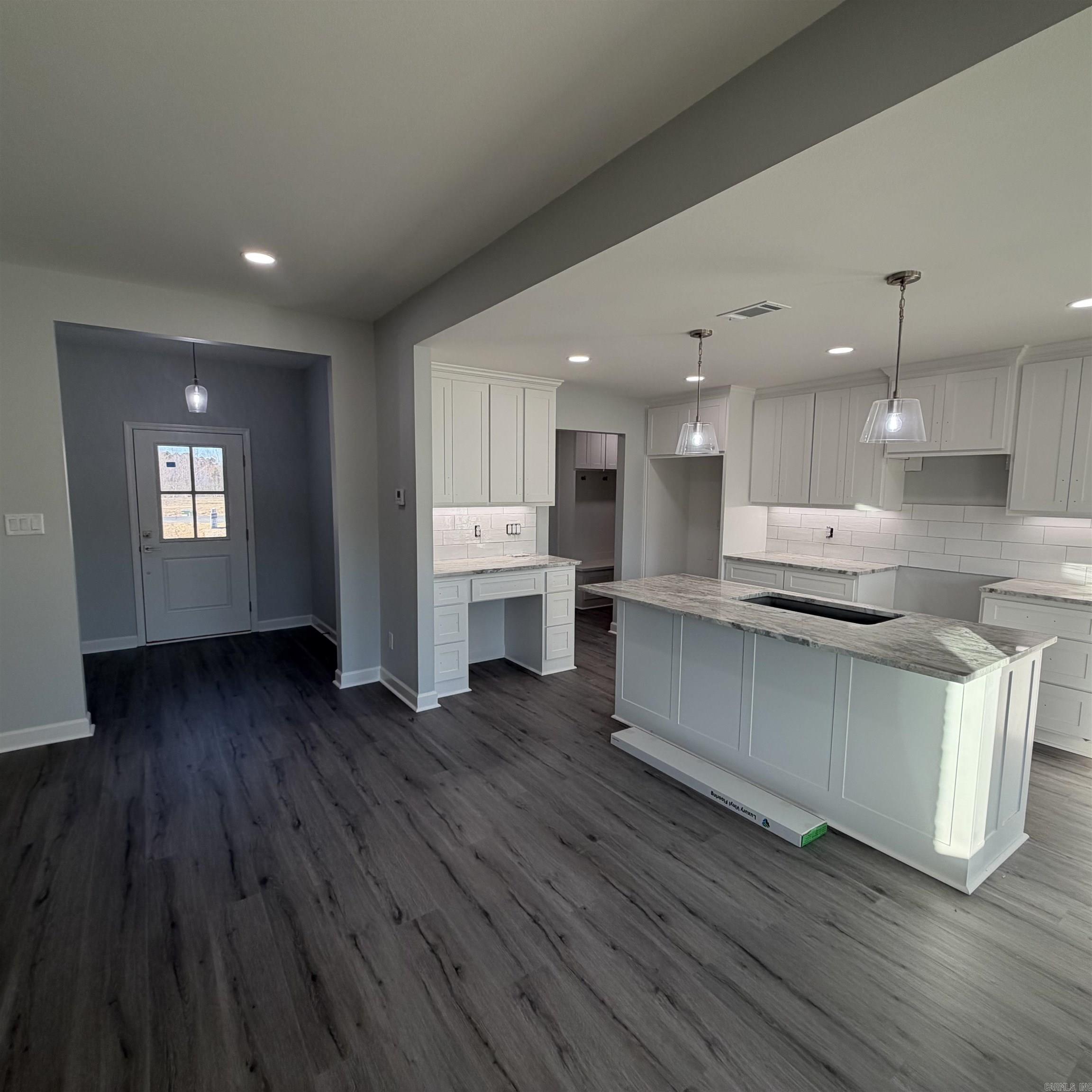 1041 Duke Drive Bauxite, AR 72011