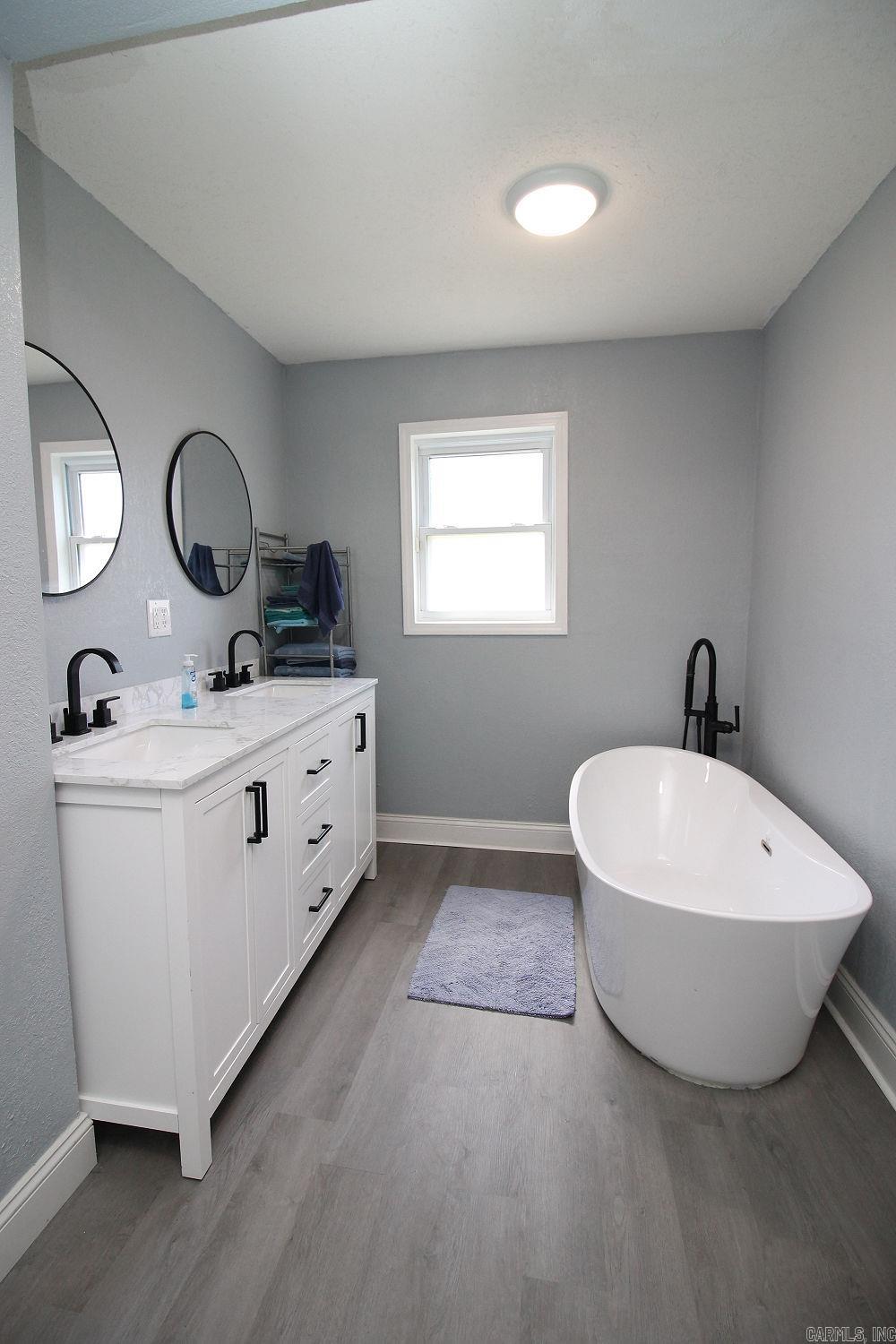 1210 W Emerson St Paragould, AR 72450