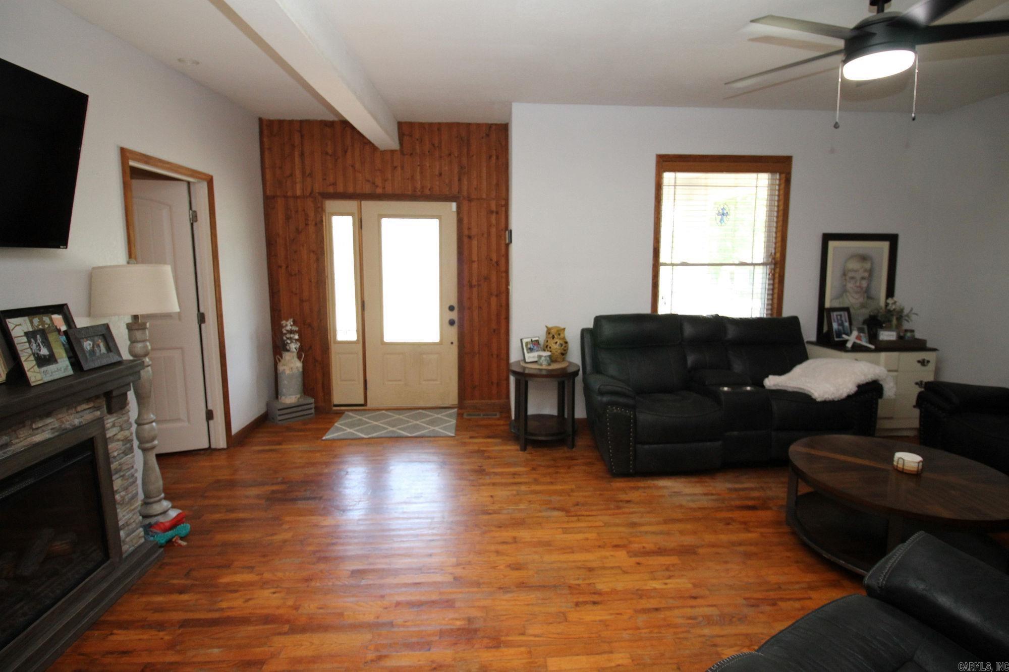 1210 W Emerson St Paragould, AR 72450