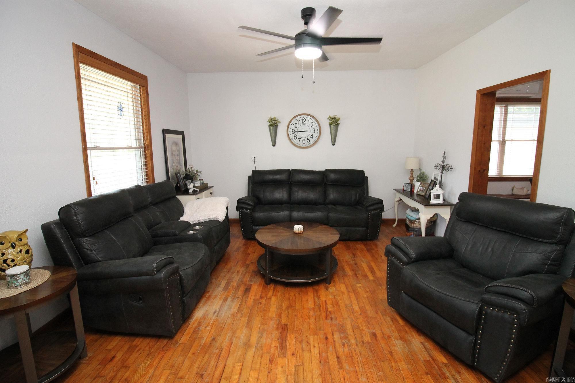 1210 W Emerson St Paragould, AR 72450