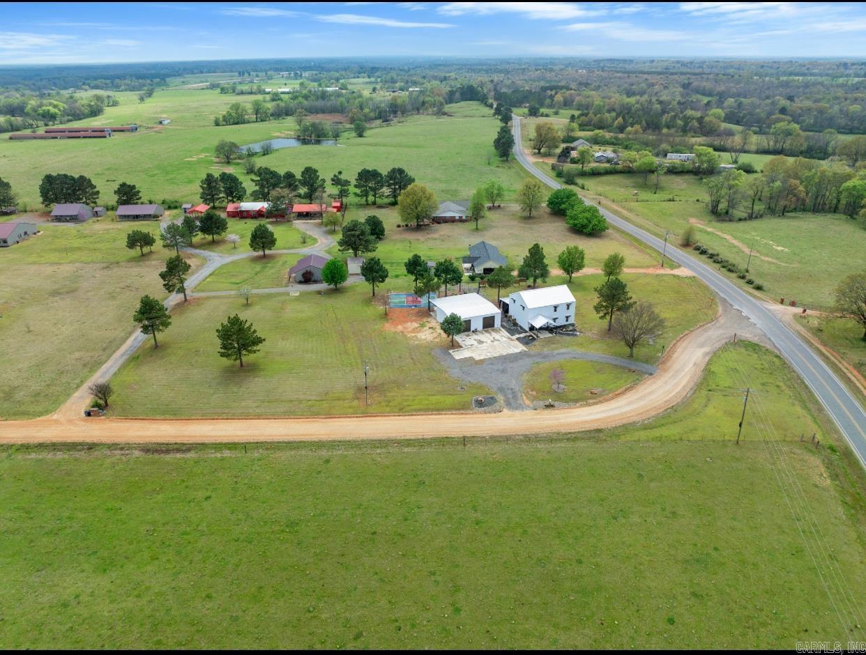 104 Staggs Drive Nashville, AR 71852