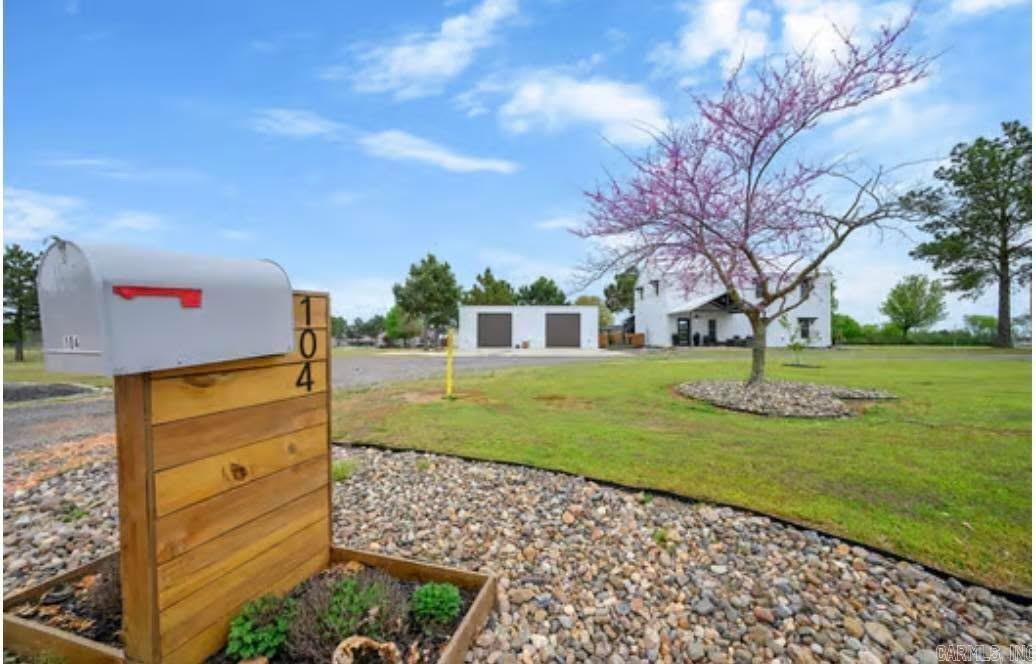 104 Staggs Drive Nashville, AR 71852