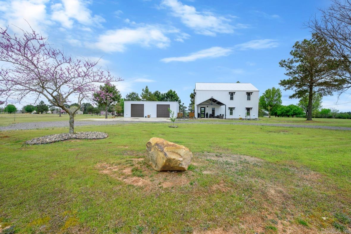 104 Staggs Drive Nashville, AR 71852