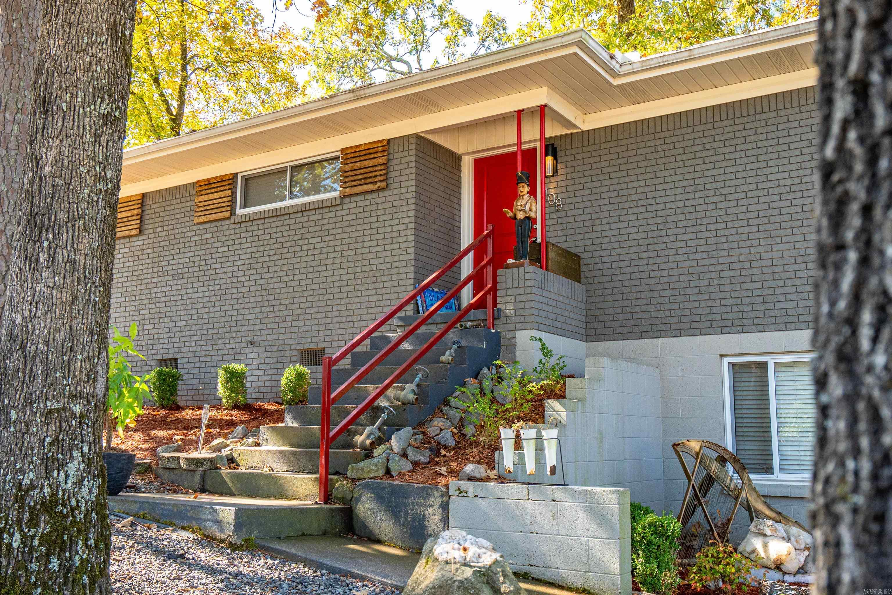 108 ROBINHOOD Hot Springs, AR 71913