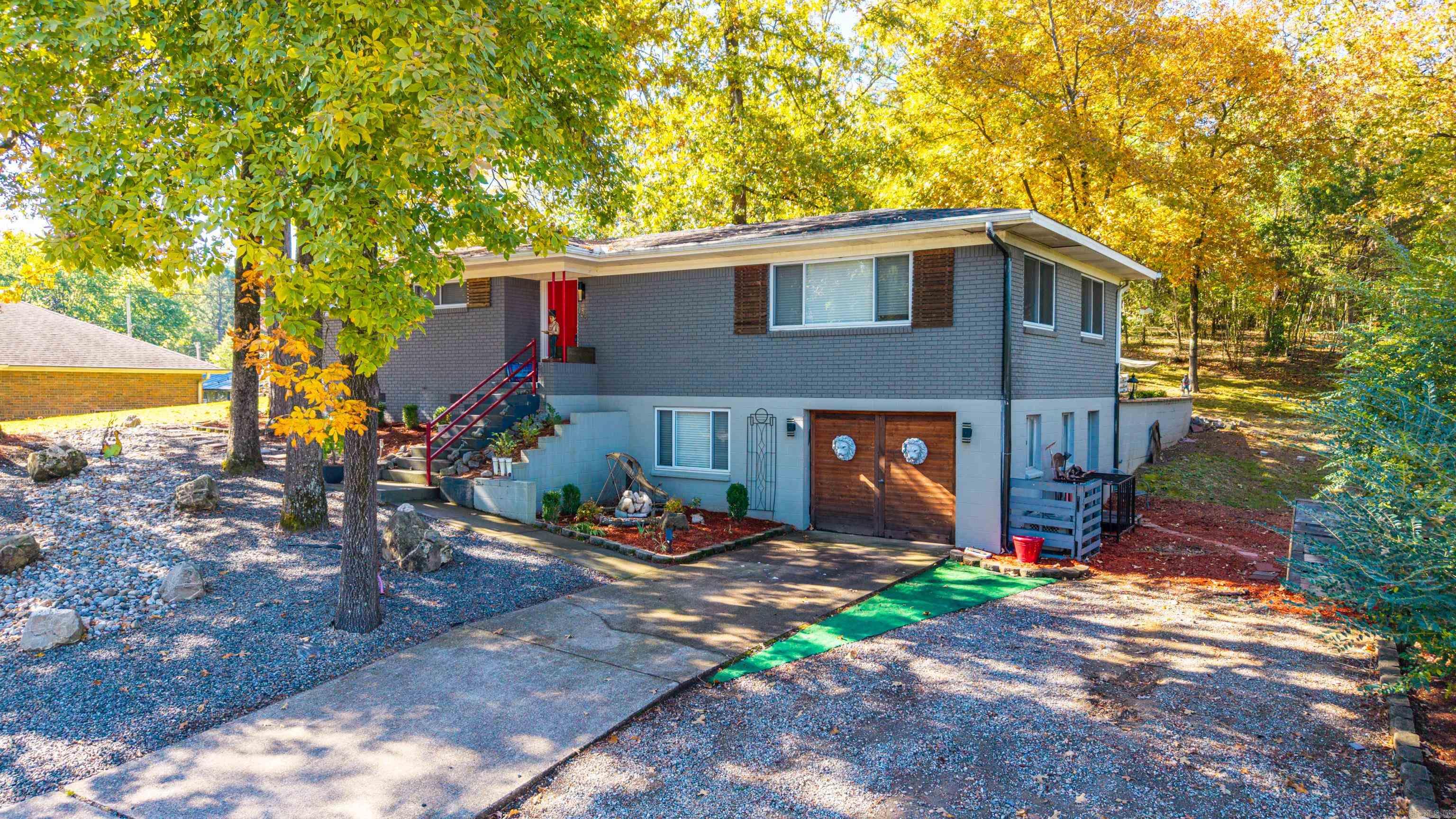 108 ROBINHOOD Hot Springs, AR 71913