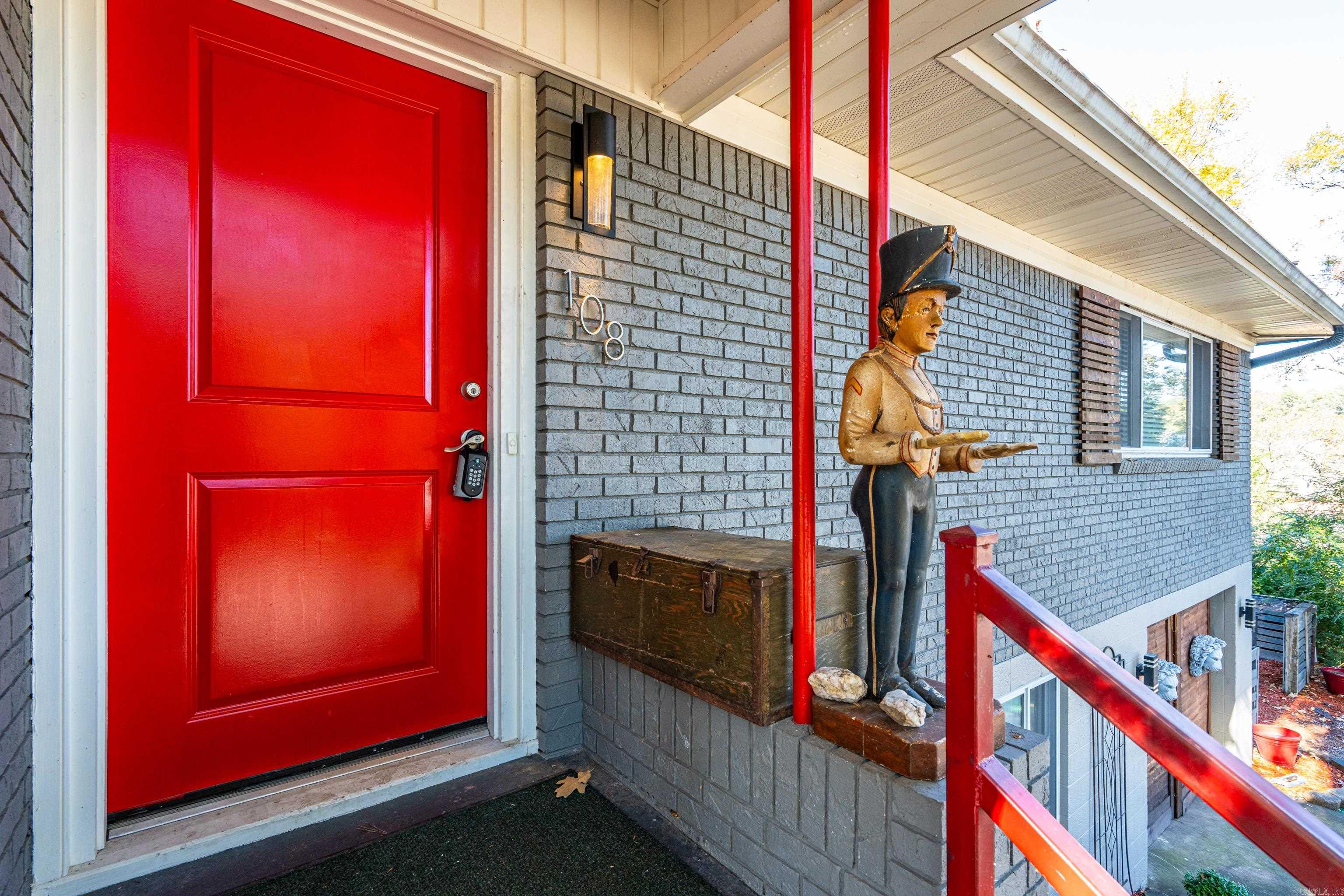 108 ROBINHOOD Hot Springs, AR 71913