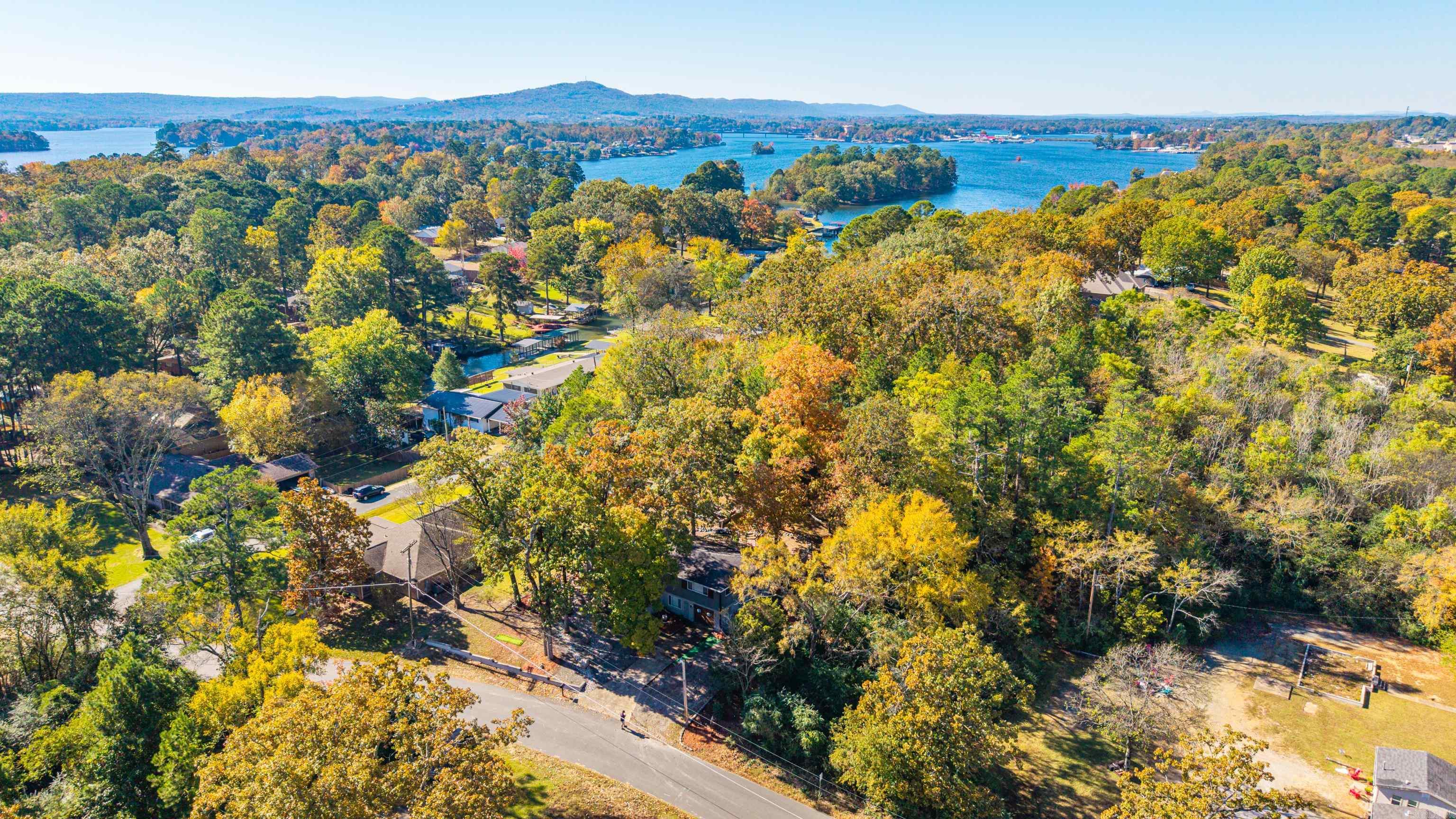 108 ROBINHOOD Hot Springs, AR 71913