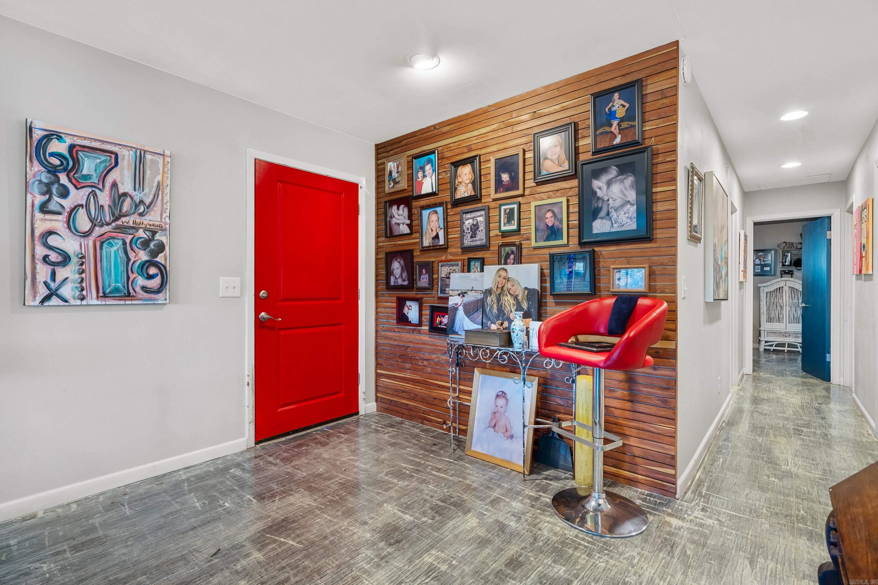 108 ROBINHOOD Hot Springs, AR 71913