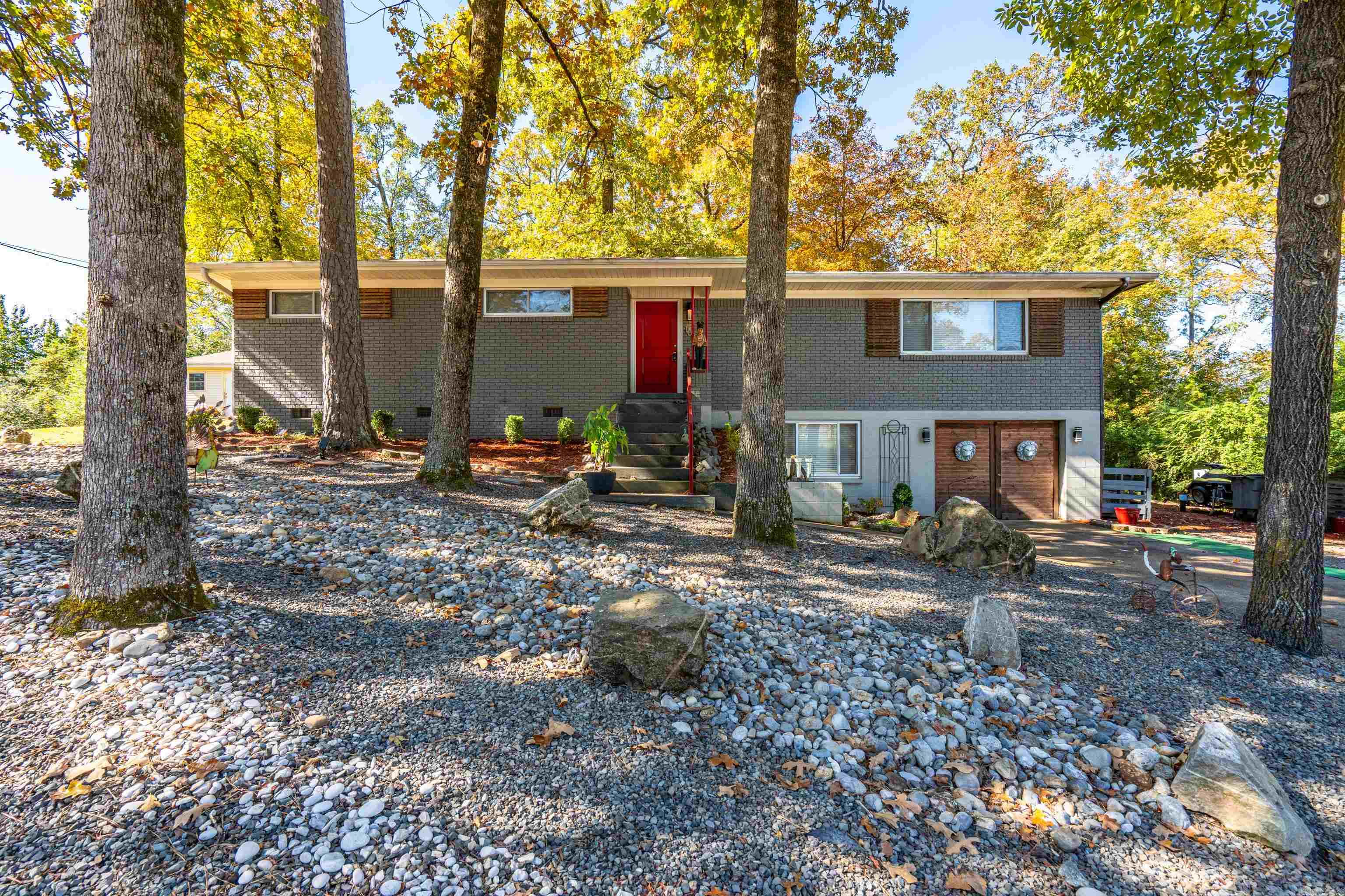 108 ROBINHOOD Hot Springs, AR 71913