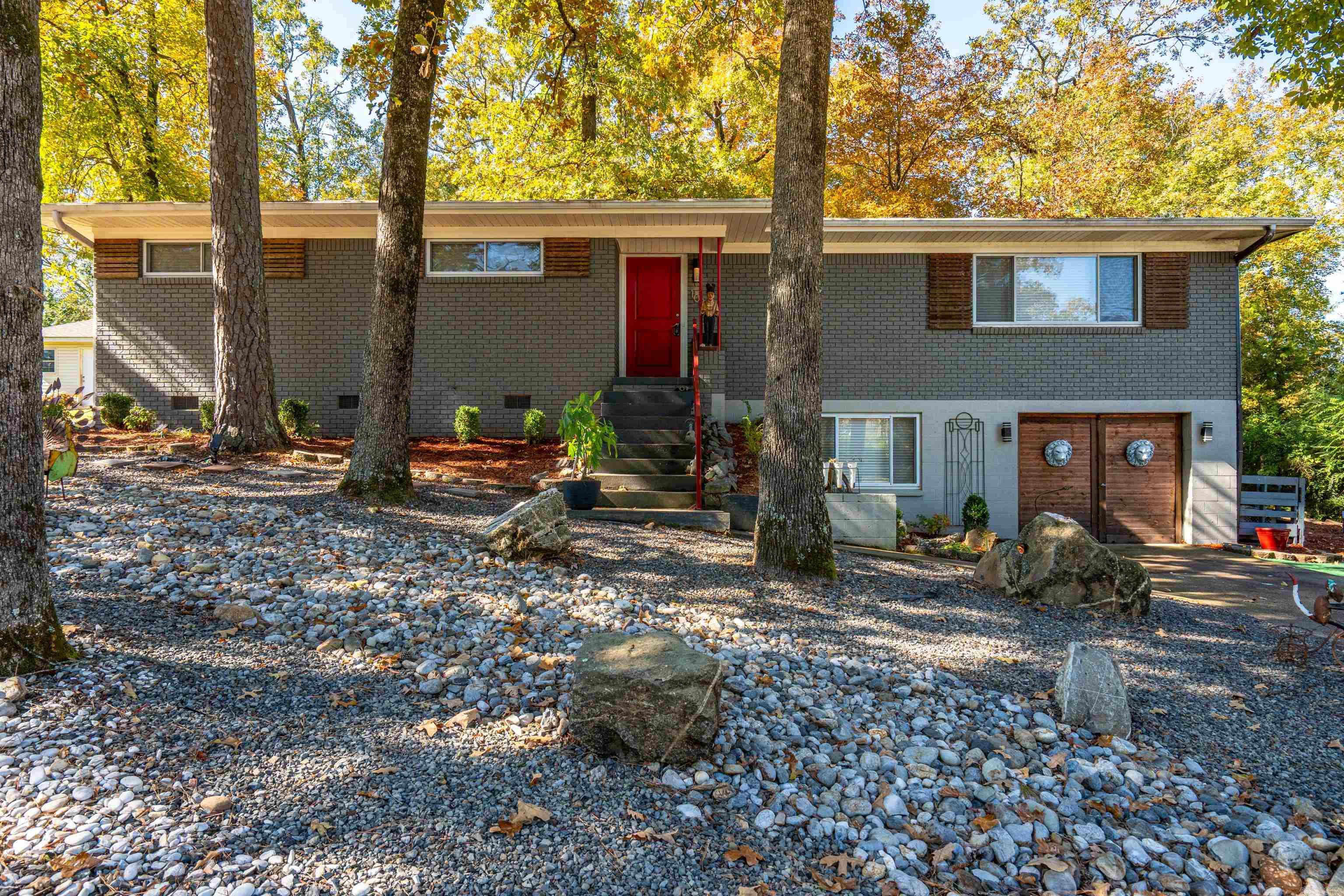 108 ROBINHOOD Hot Springs, AR 71913