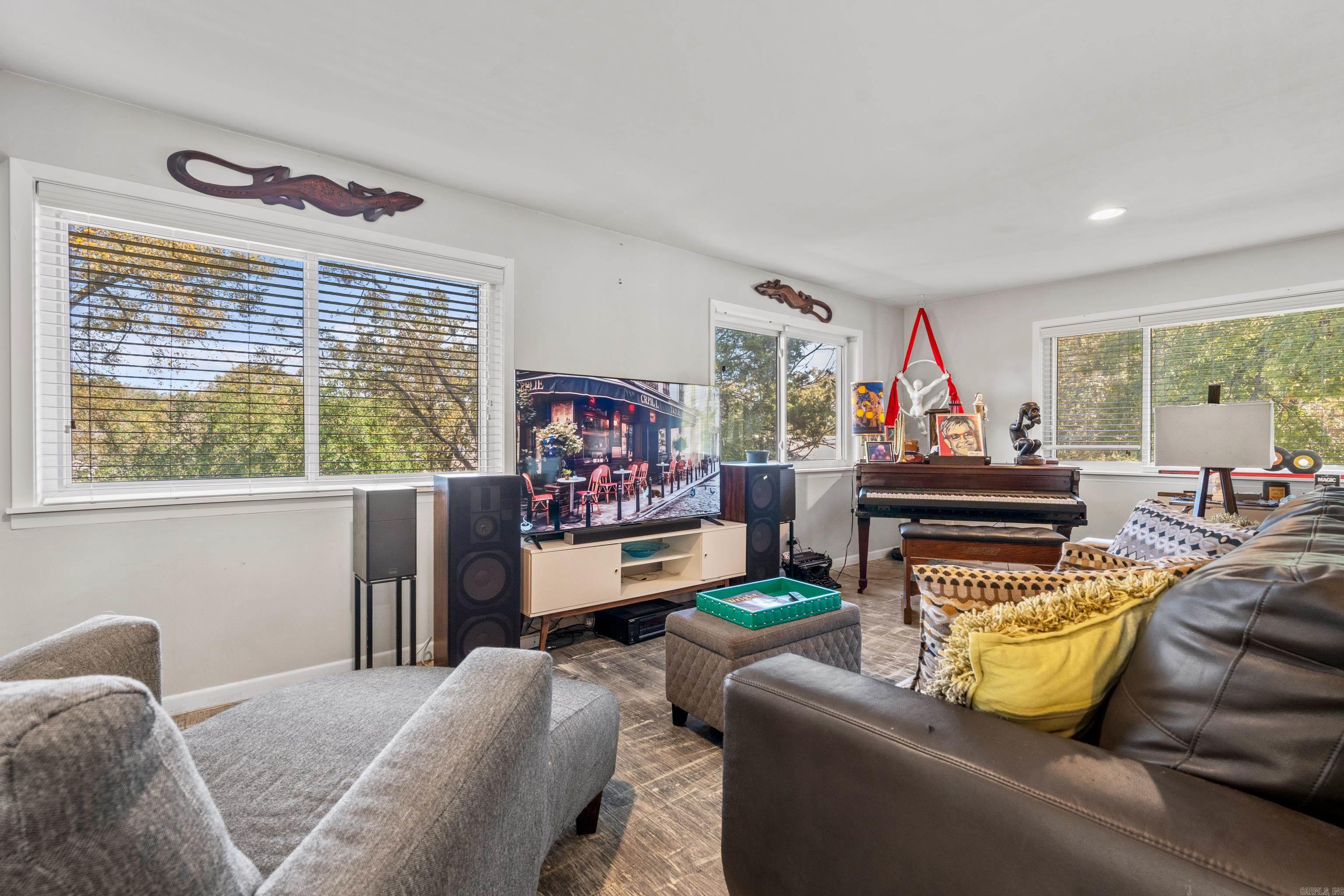 108 ROBINHOOD Hot Springs, AR 71913