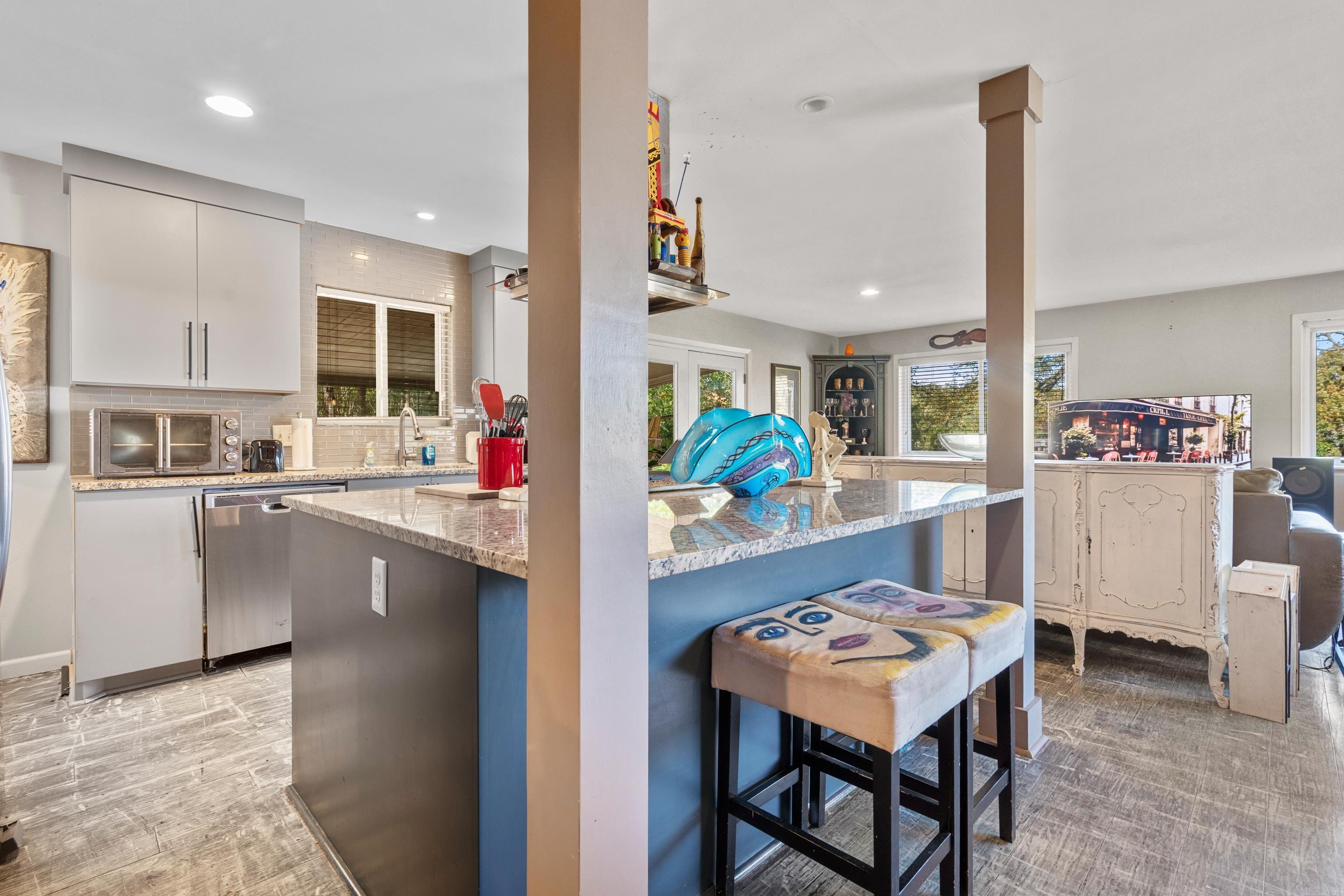 108 ROBINHOOD Hot Springs, AR 71913