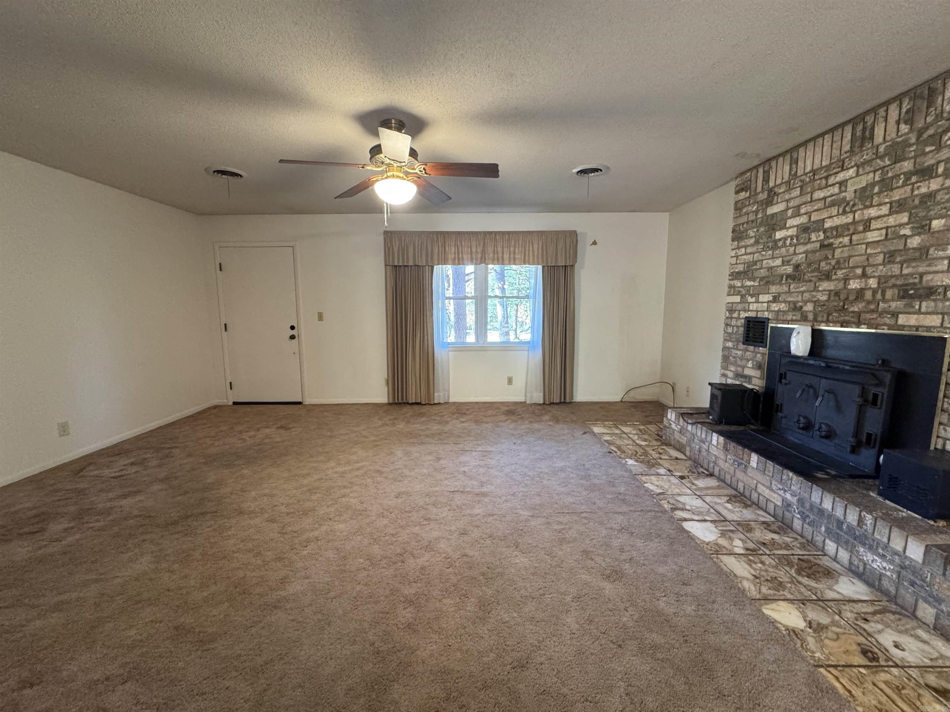 147 Memory Lane Clinton, AR 72031