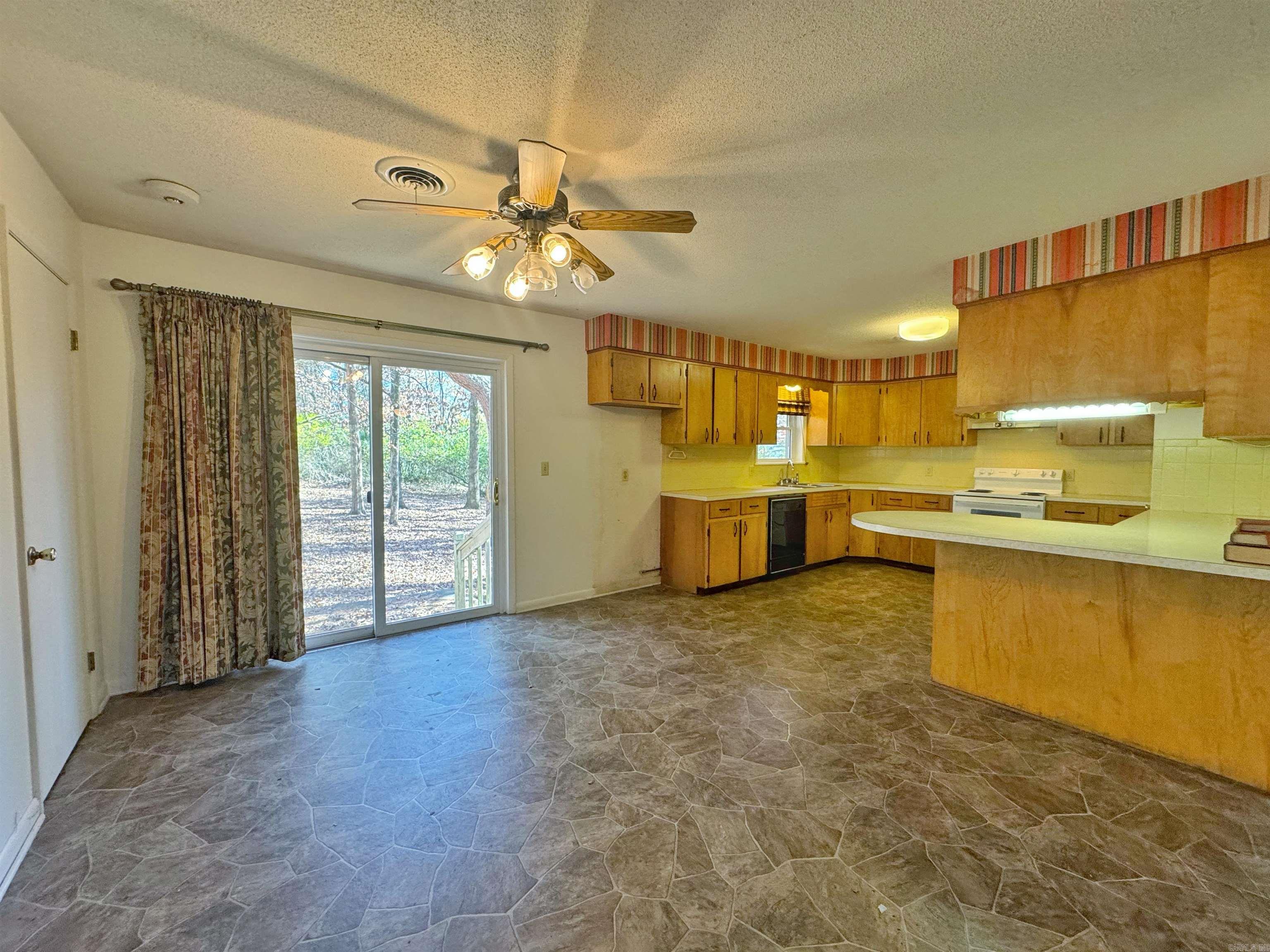 147 Memory Lane Clinton, AR 72031