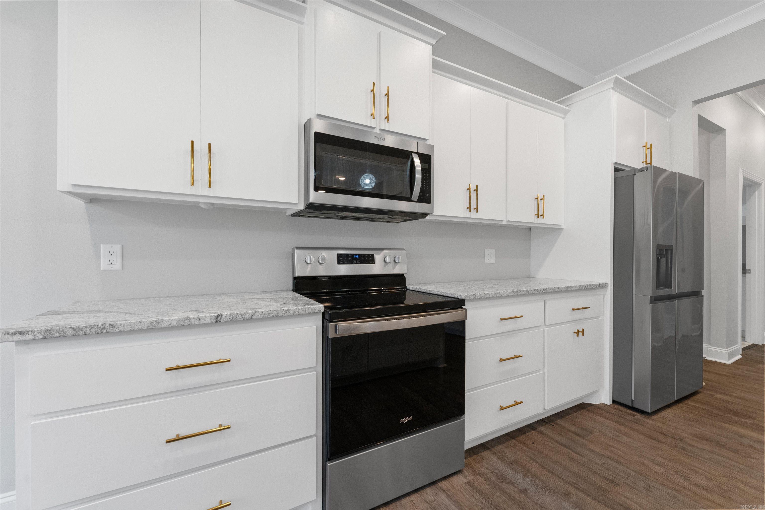 7926 S Shoreline  Benton, AR