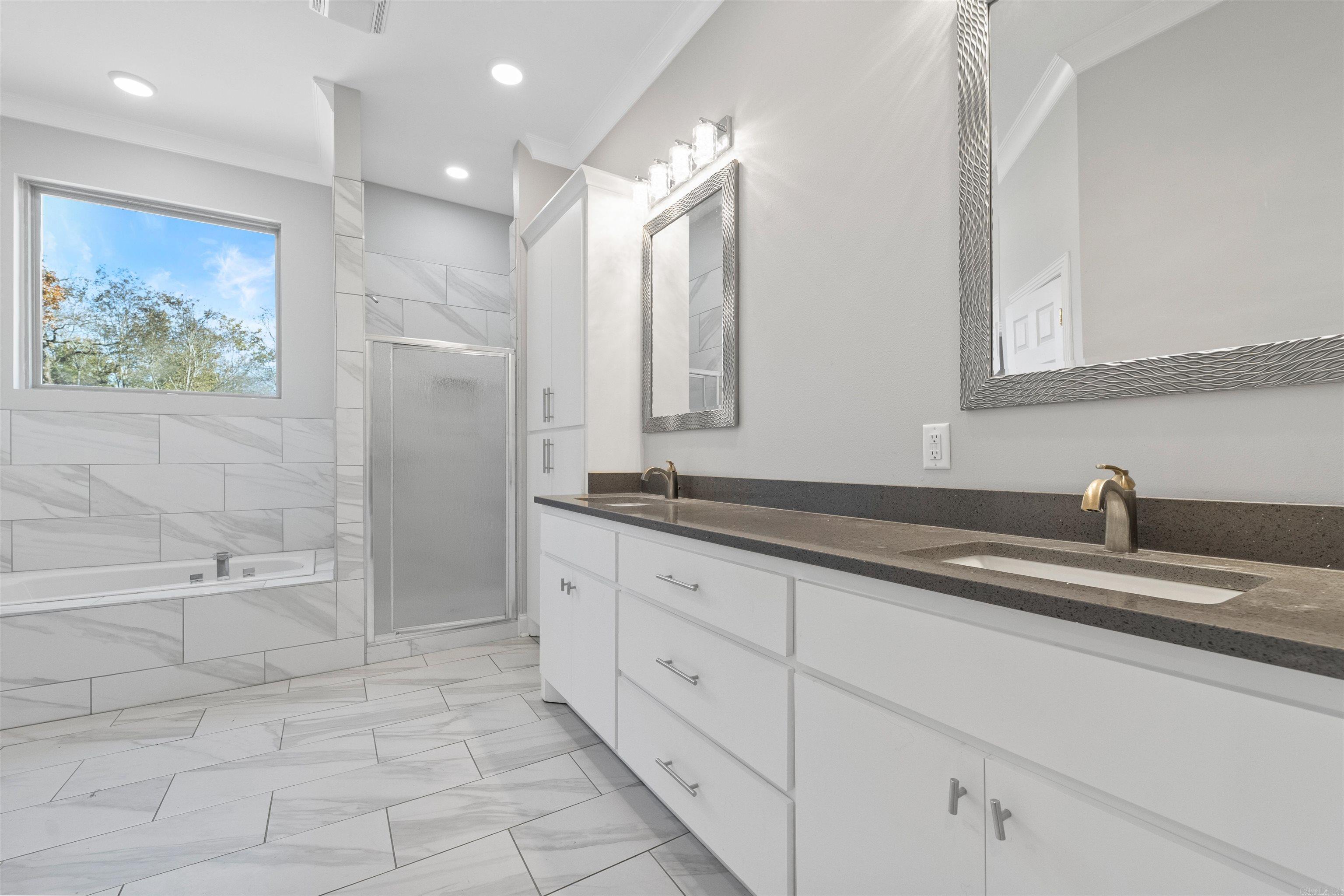 7926 S Shoreline  Benton, AR